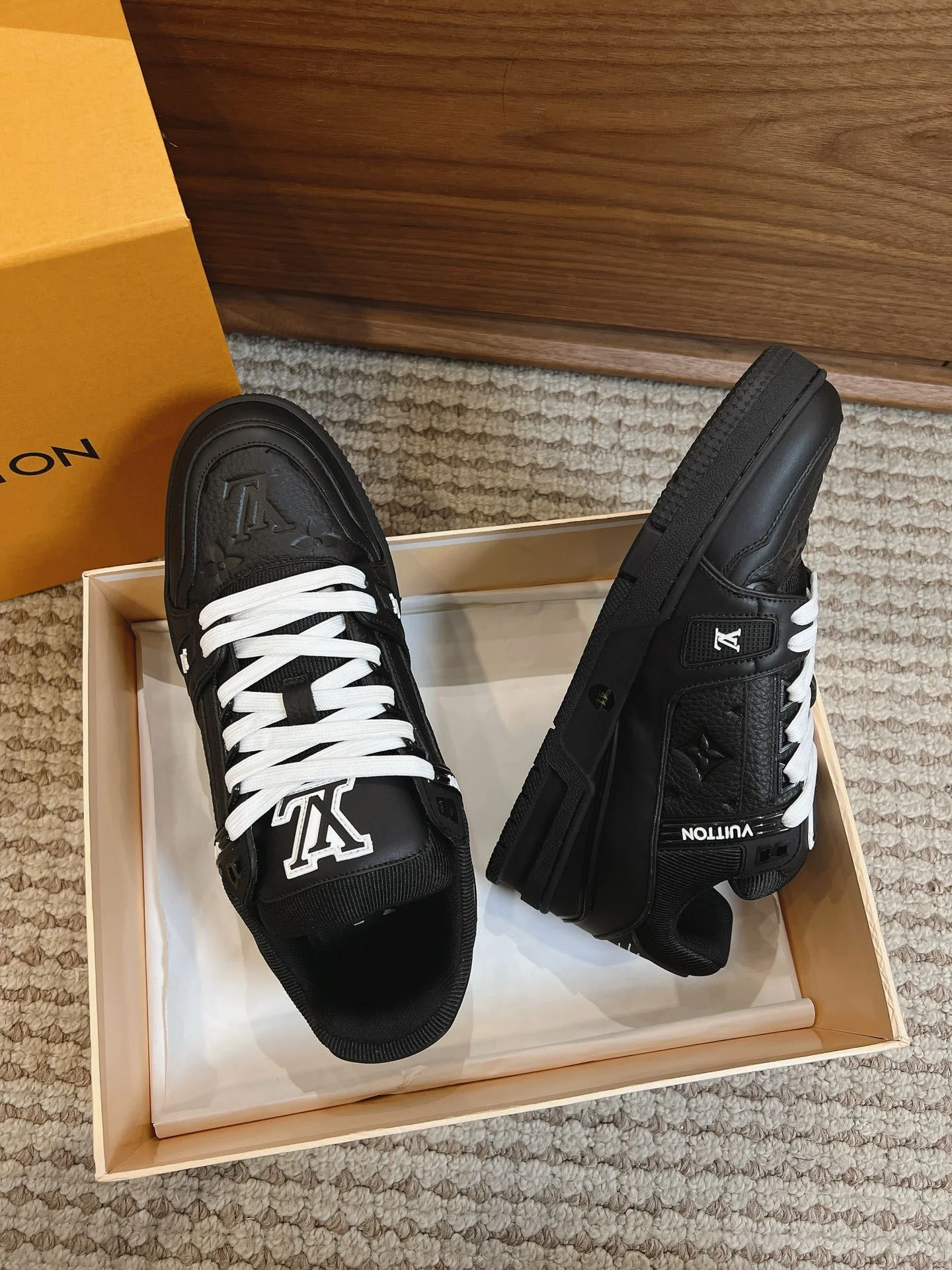 Louis Vuitton Trainer Sneaker FashionForward 31437