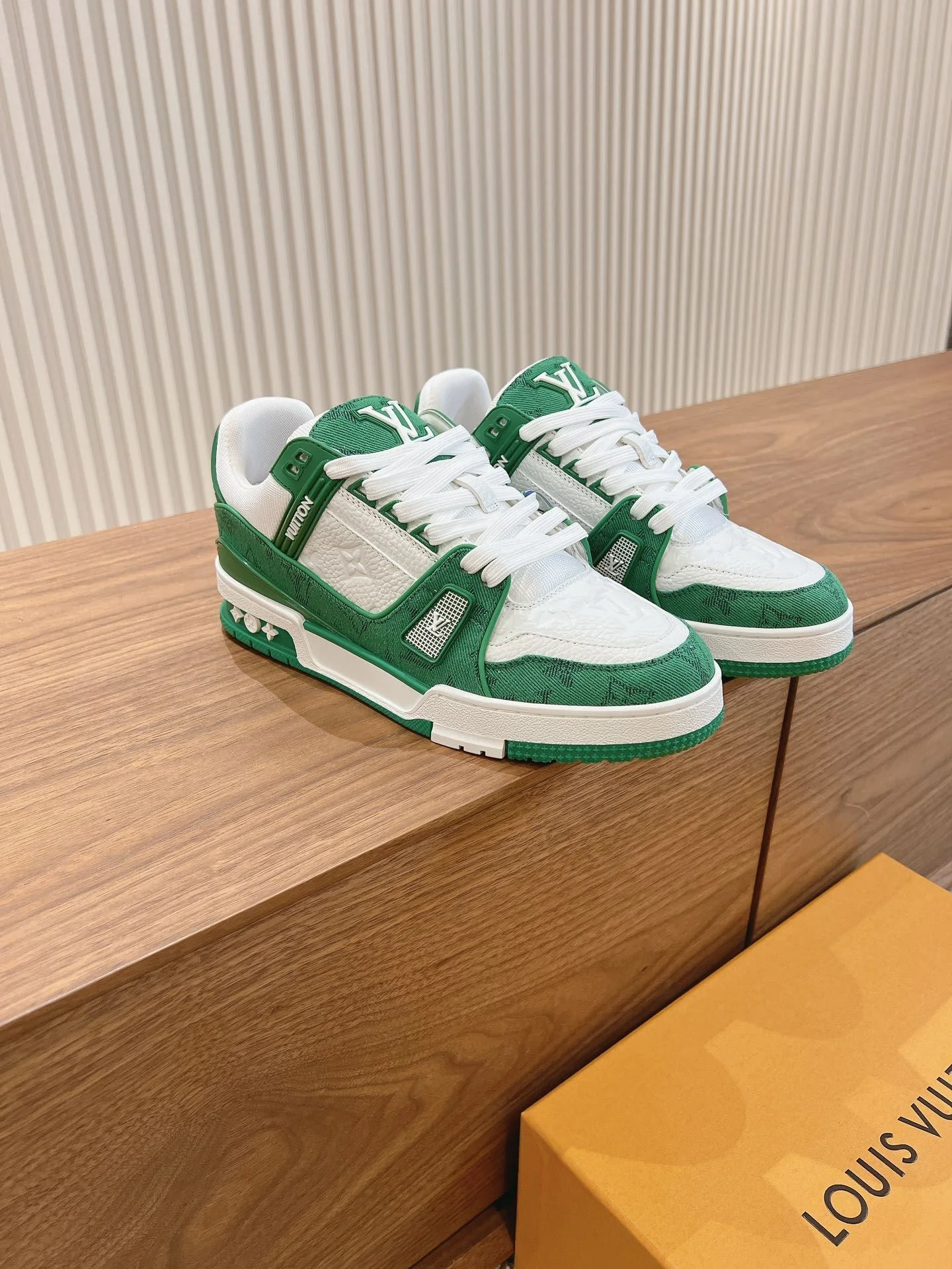 TopPick Louis Vuitton Trainer Sneaker 31433