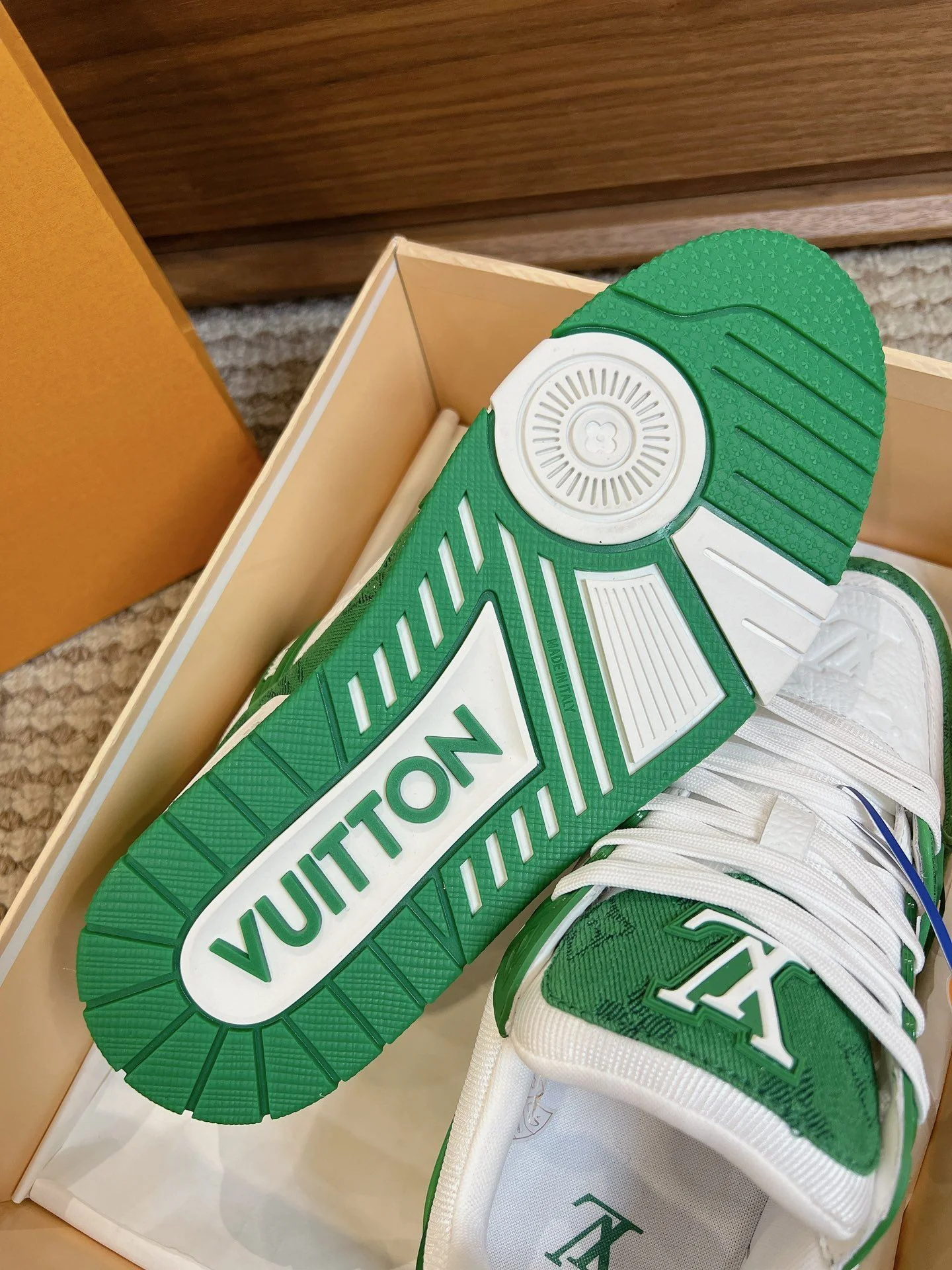 TopPick Louis Vuitton Trainer Sneaker 31433