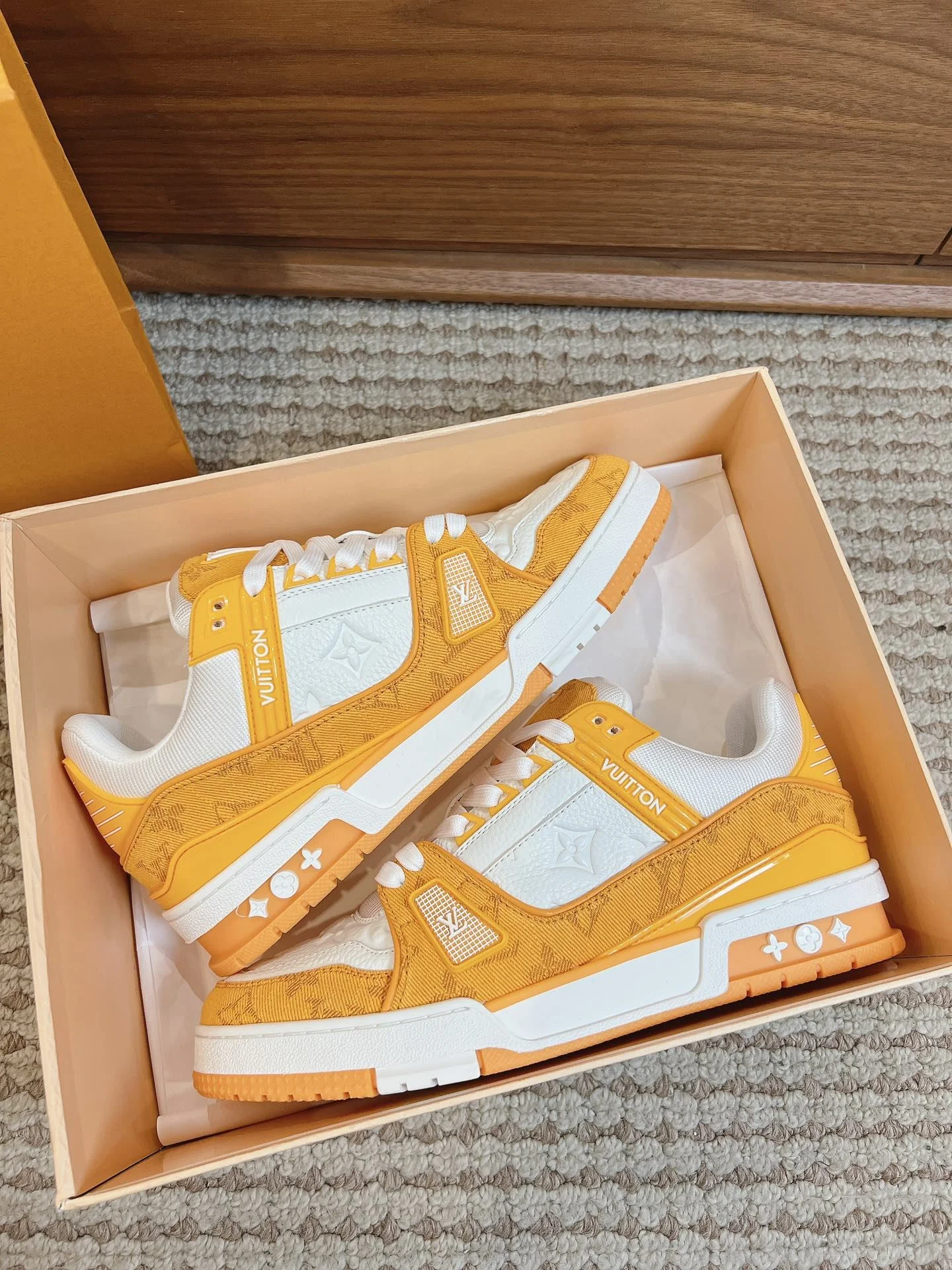 Timeless Louis Vuitton Trainer Sneaker 31419