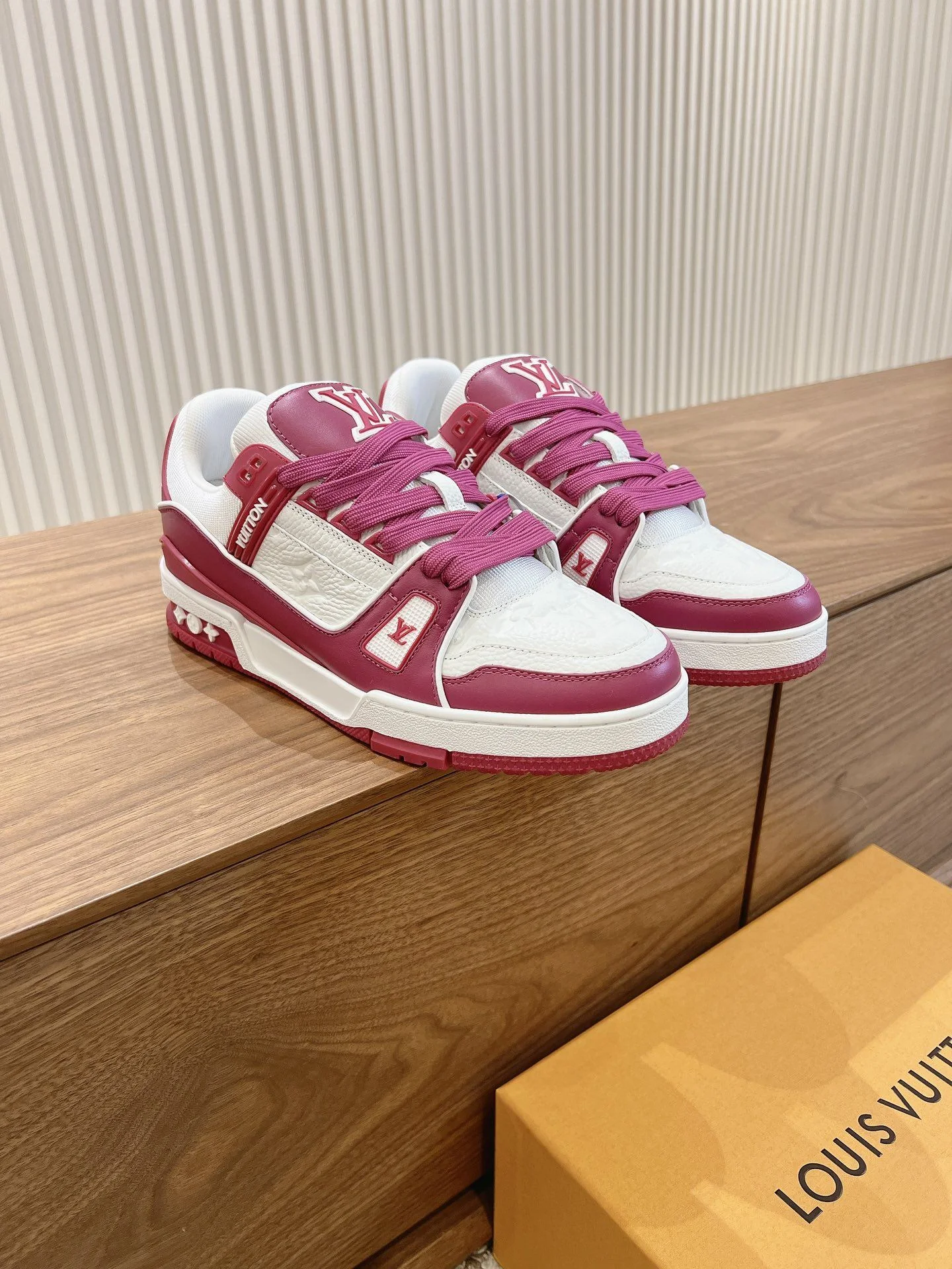 Louis Vuitton Trainer Sneaker Comfortable 31424