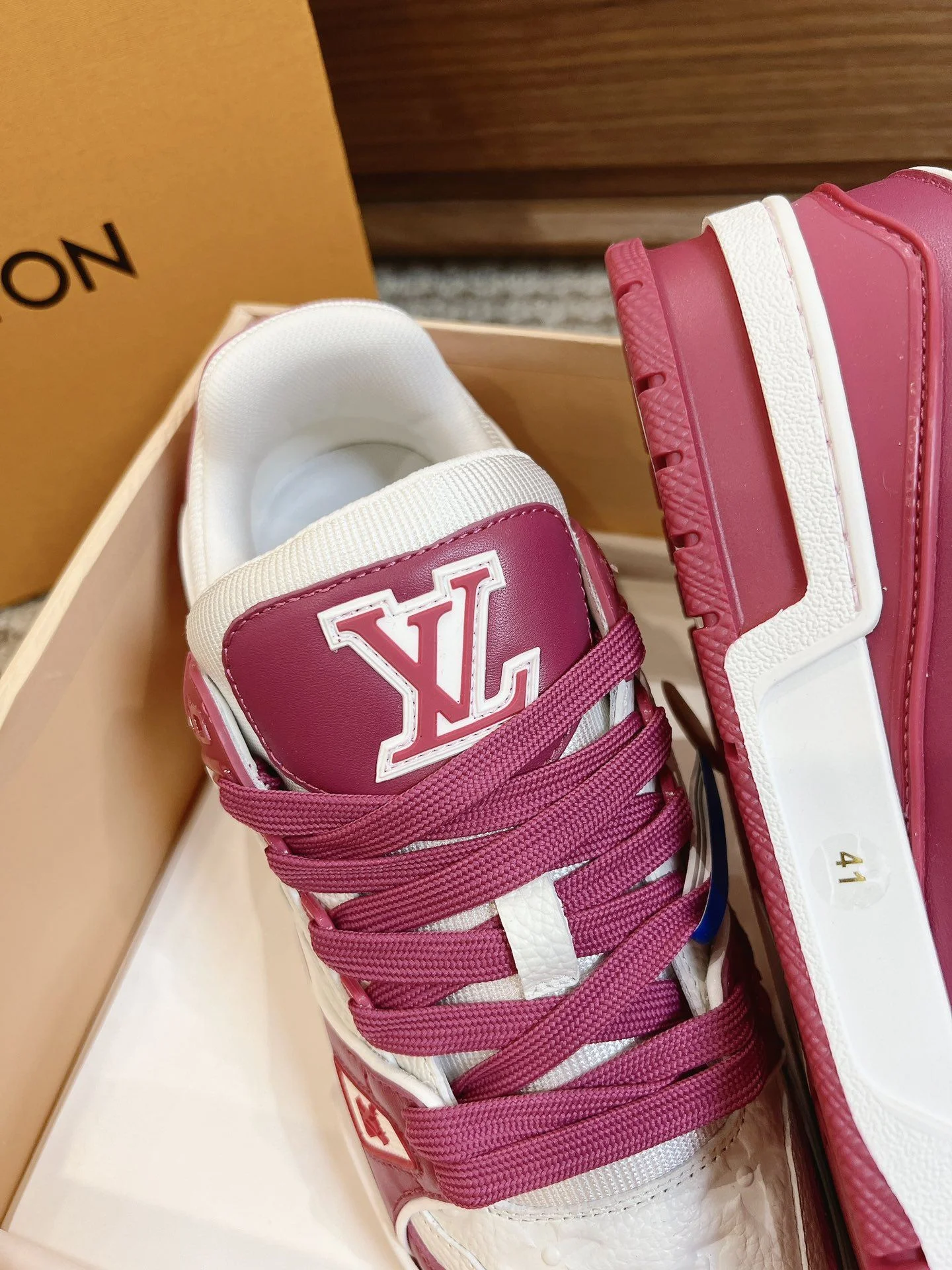 Louis Vuitton Trainer Sneaker Comfortable 31424