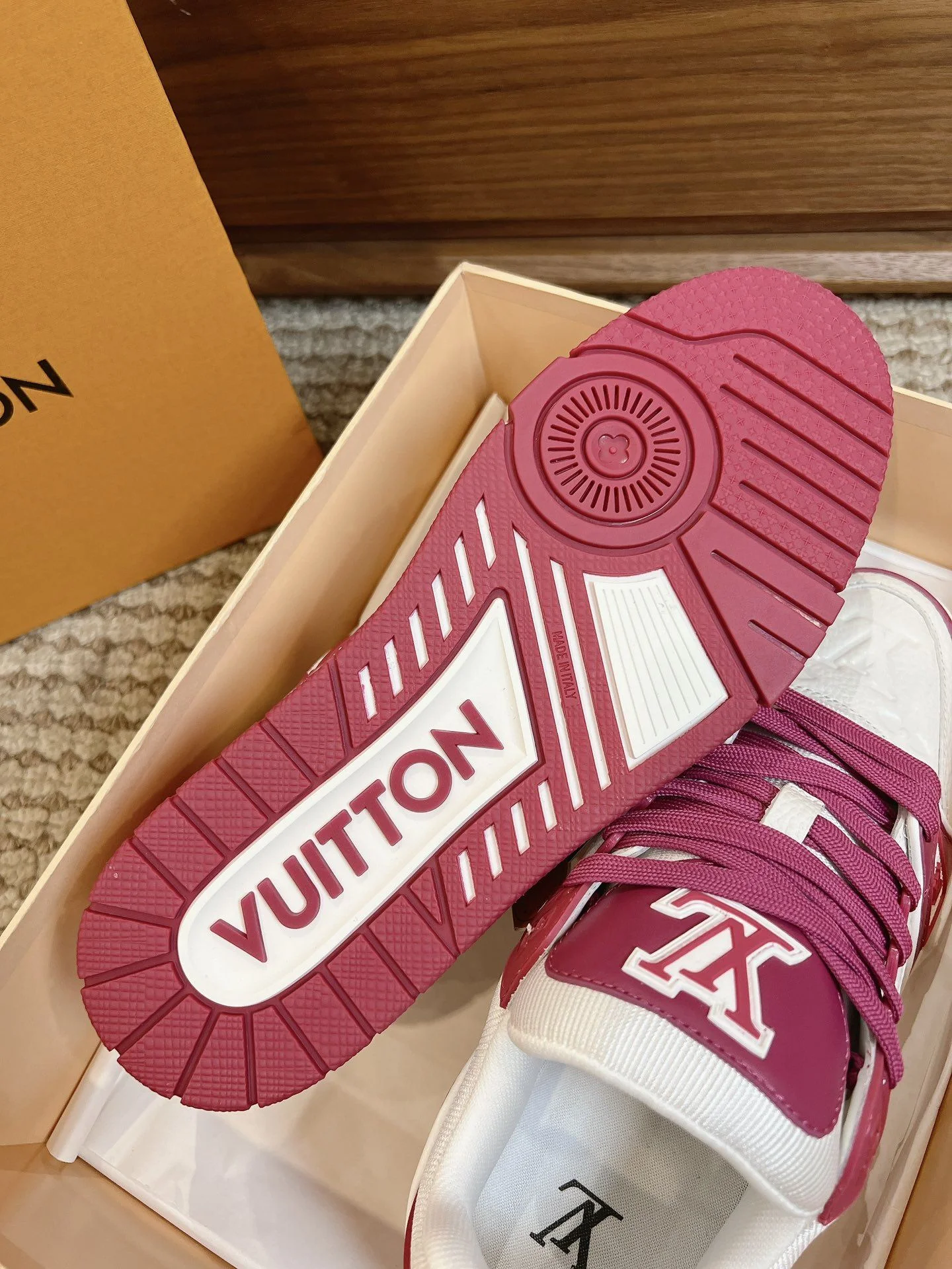 Louis Vuitton Trainer Sneaker Comfortable 31424