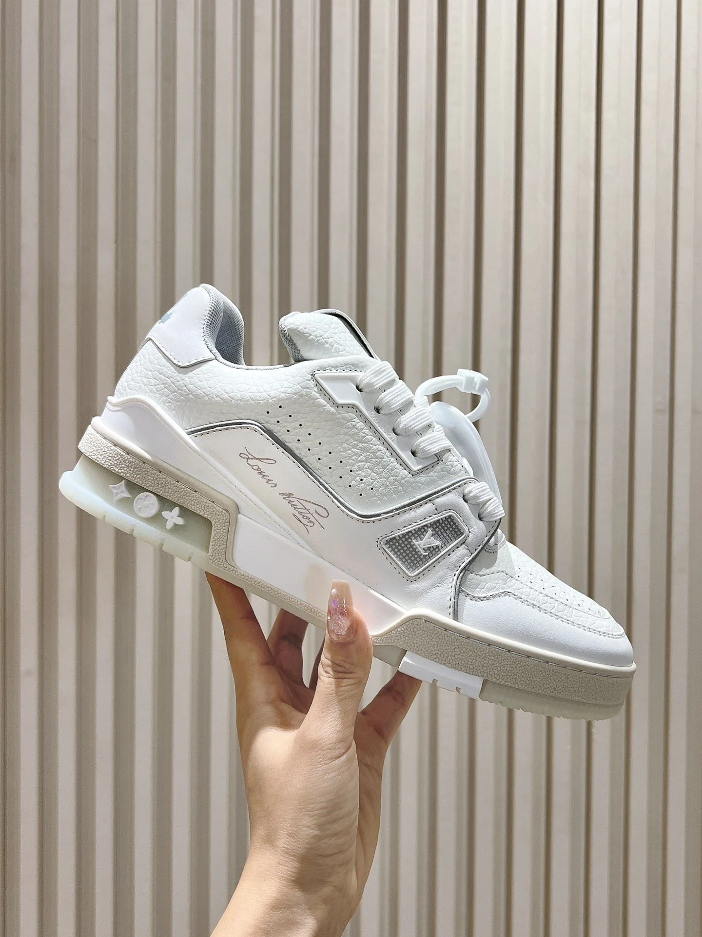 Louis Vuitton Trainer Sneaker TimelessDesign 31417