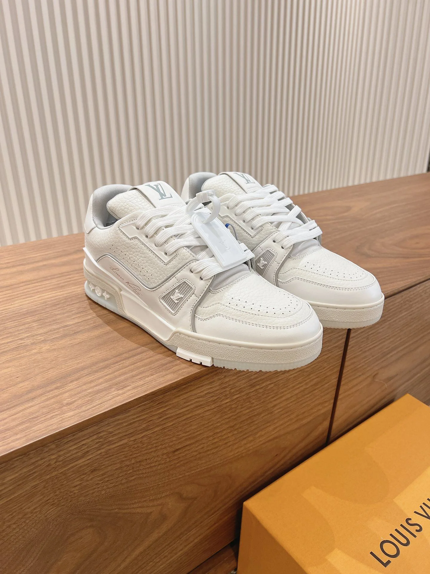 Louis Vuitton Trainer Sneaker TimelessDesign 31417