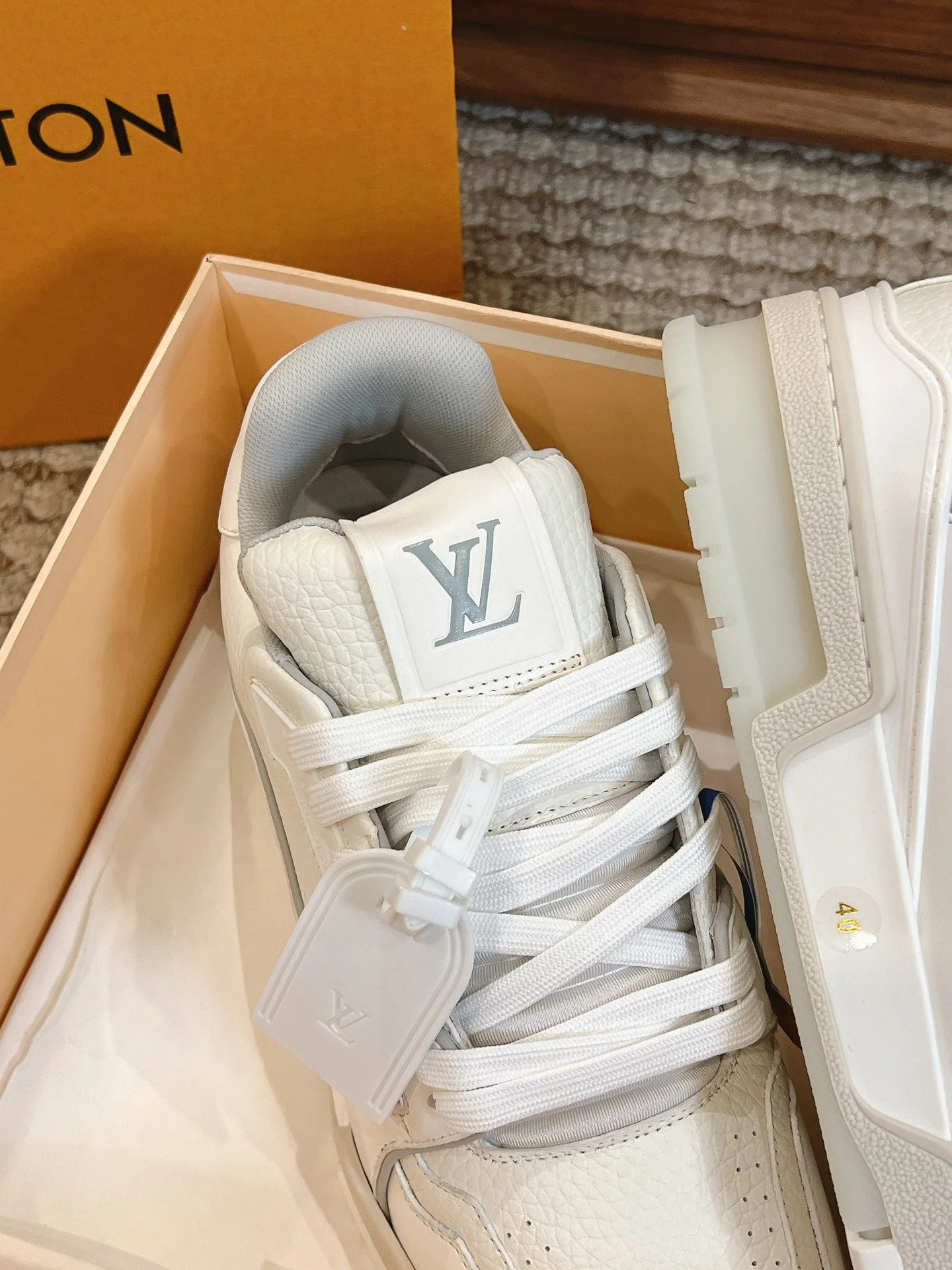 Louis Vuitton Trainer Sneaker TimelessDesign 31417