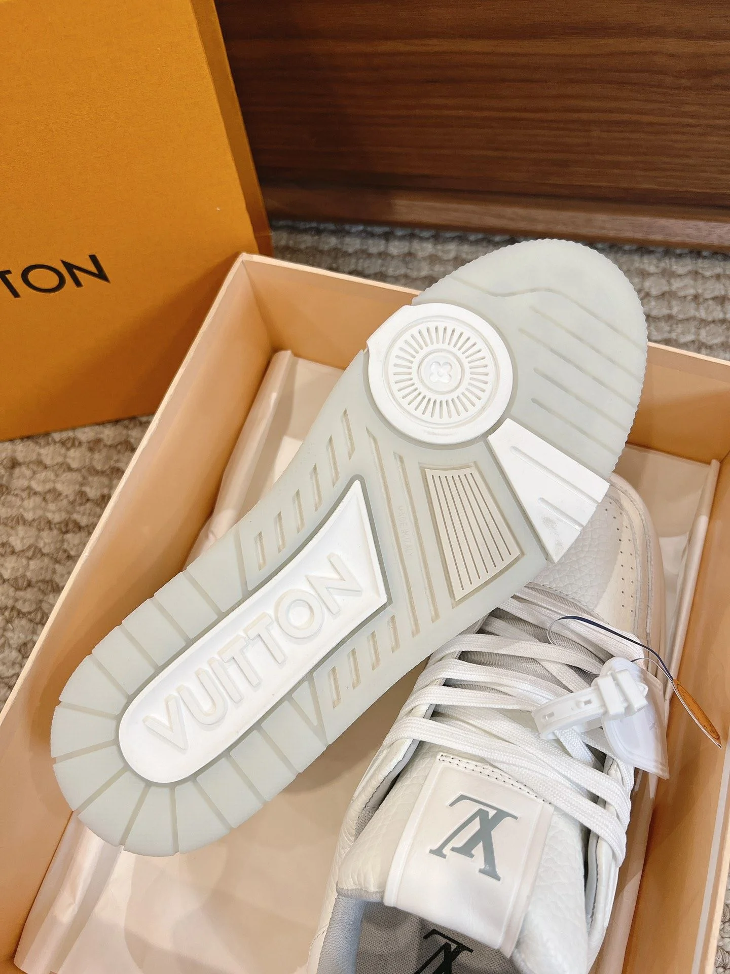 Louis Vuitton Trainer Sneaker TimelessDesign 31417
