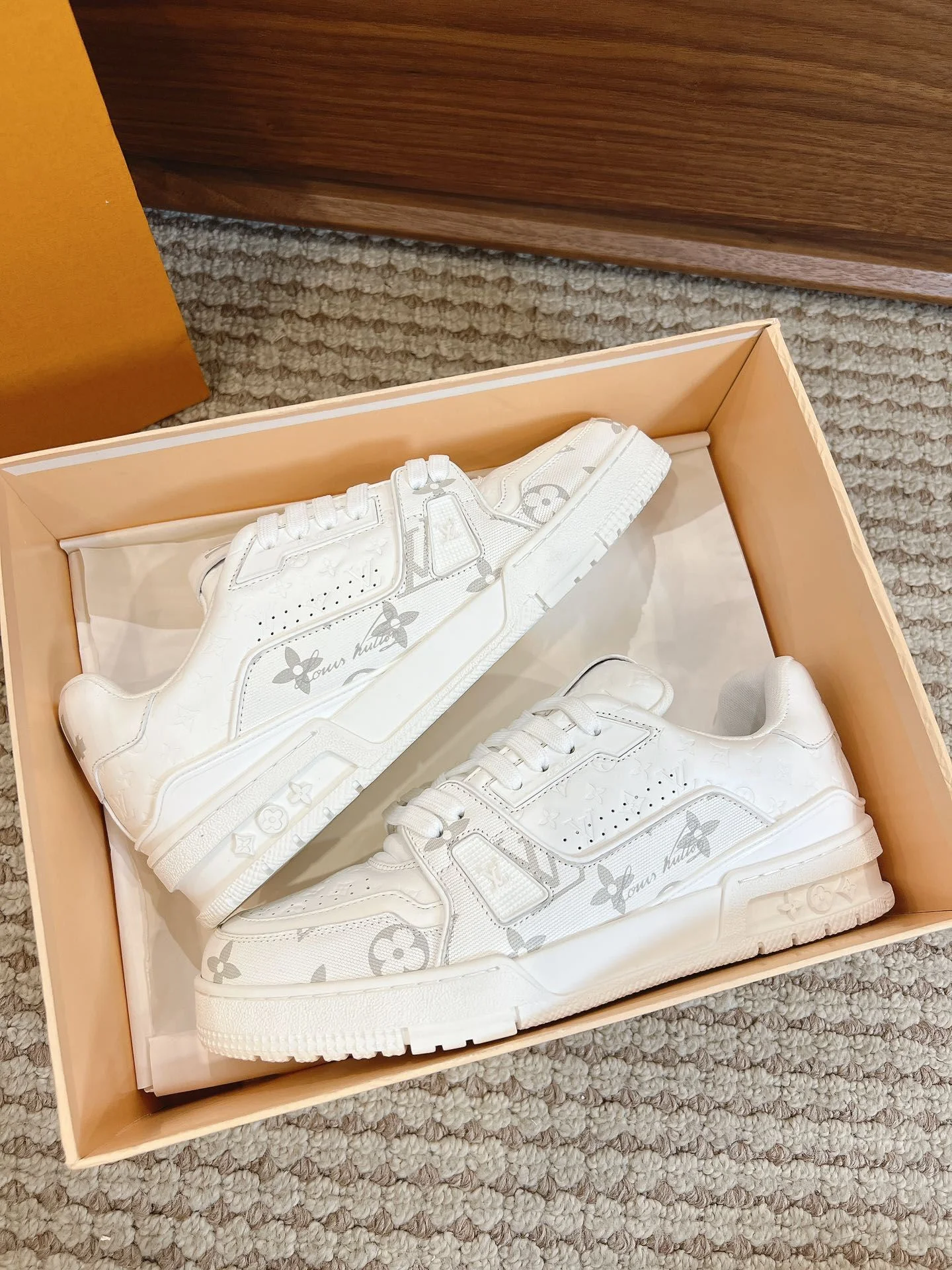 Louis Vuitton Trainer Sneaker Original 31422