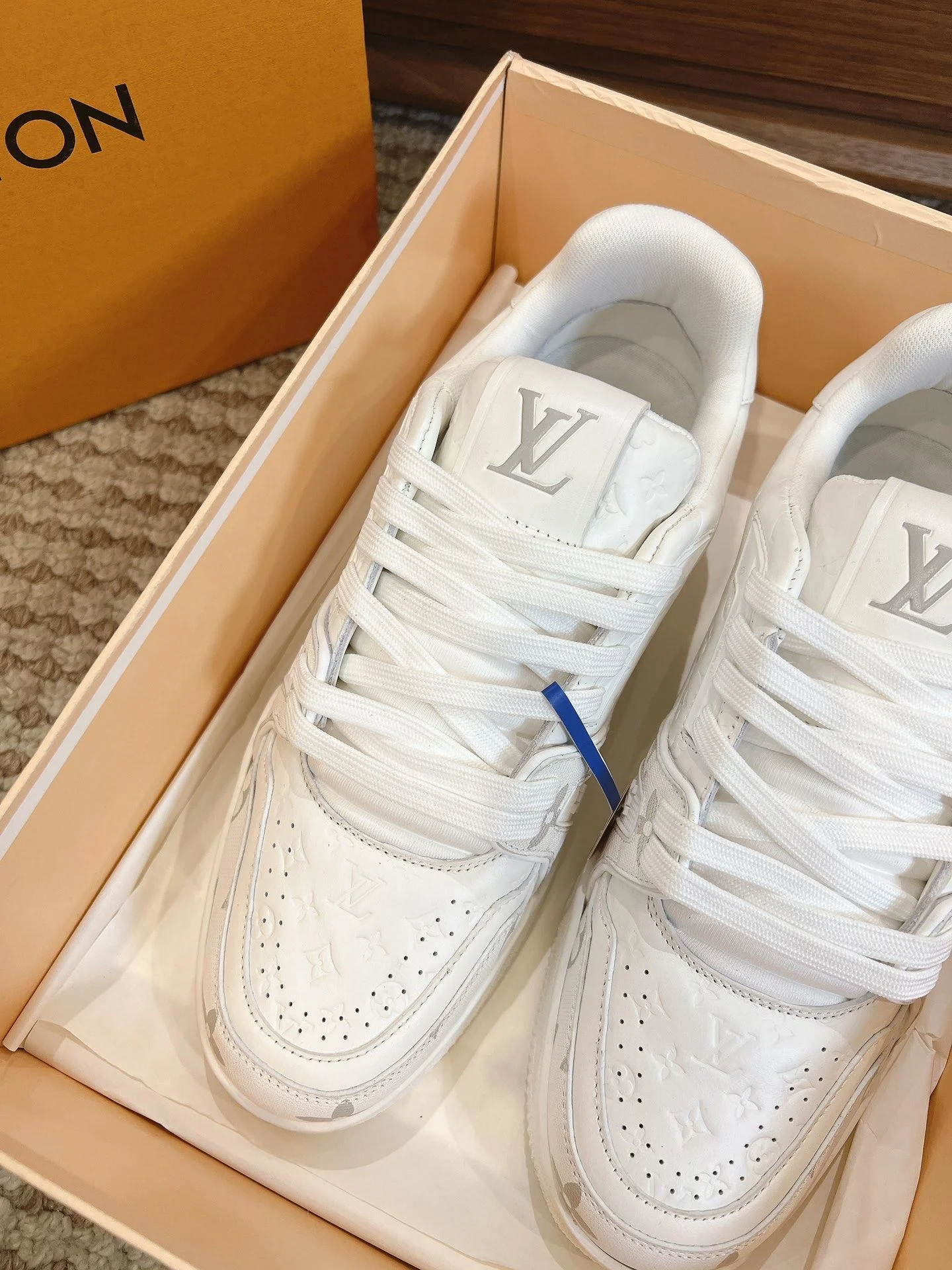 Louis Vuitton Trainer Sneaker Original 31422