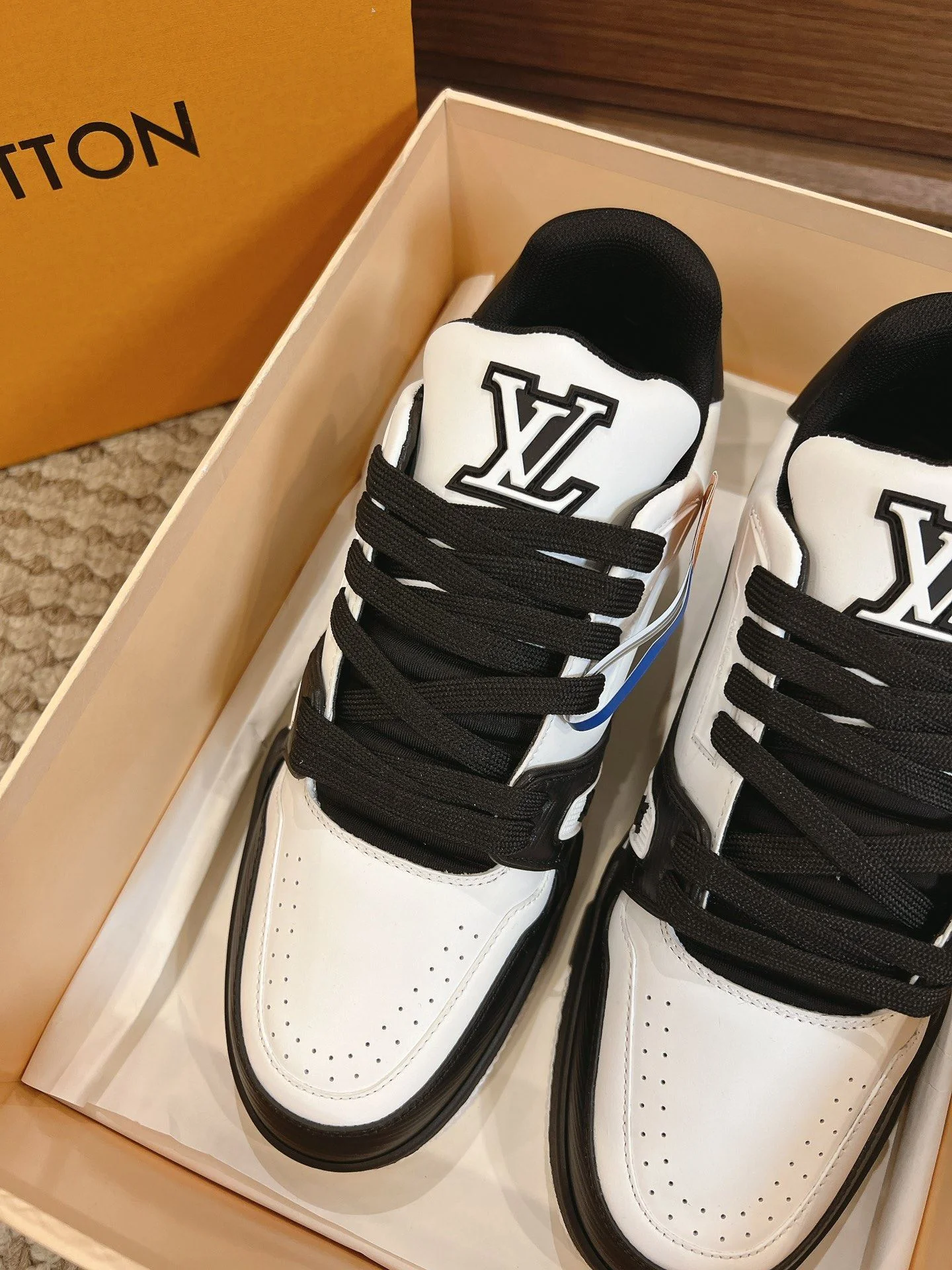 QuickDry Louis Vuitton Trainer Sneaker 31414