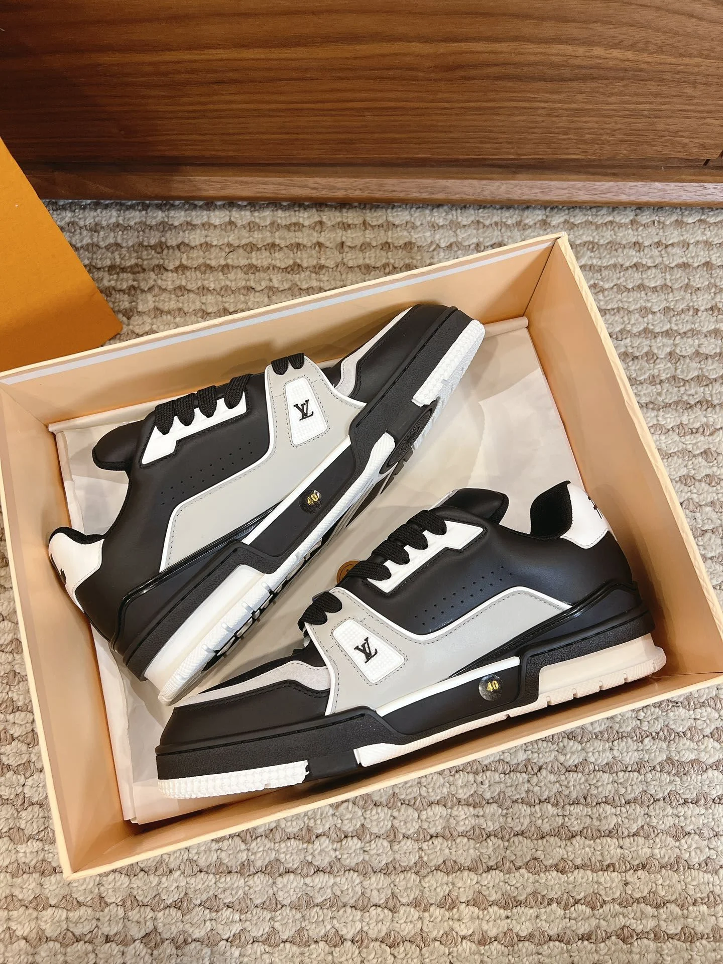 DailyWear Louis Vuitton Trainer Sneaker 31427