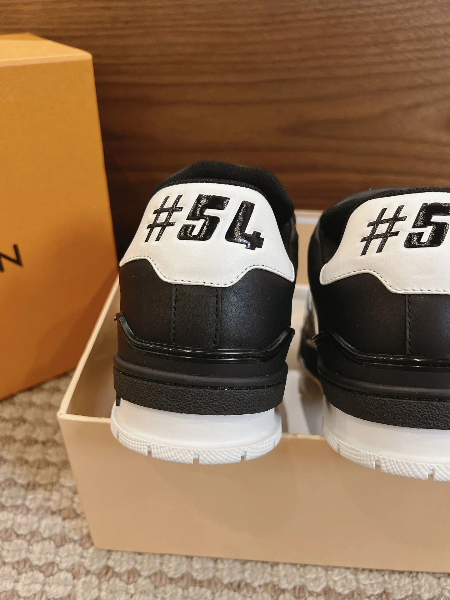 DailyWear Louis Vuitton Trainer Sneaker 31427