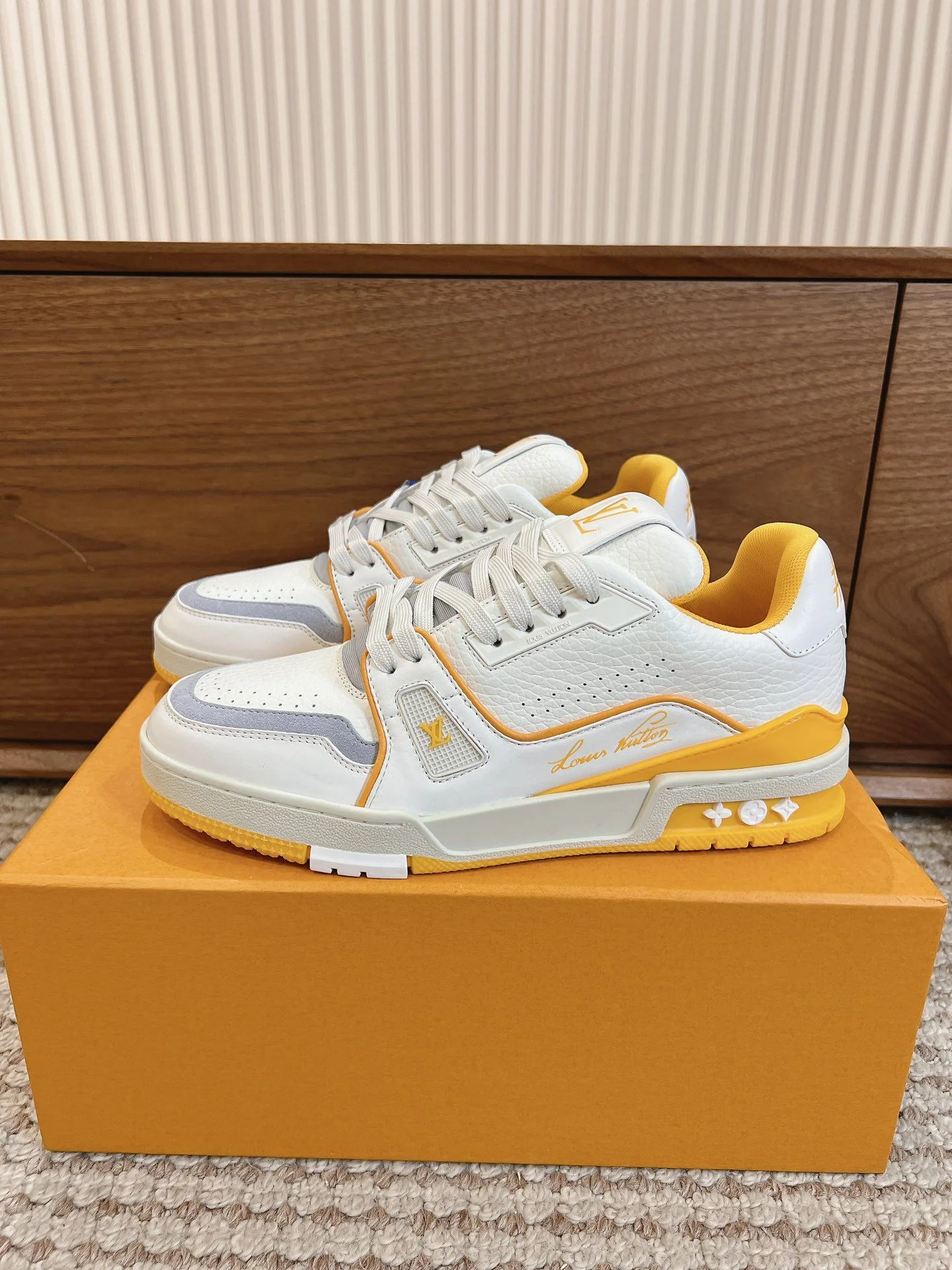 Refined Louis Vuitton Trainer Sneaker 31412