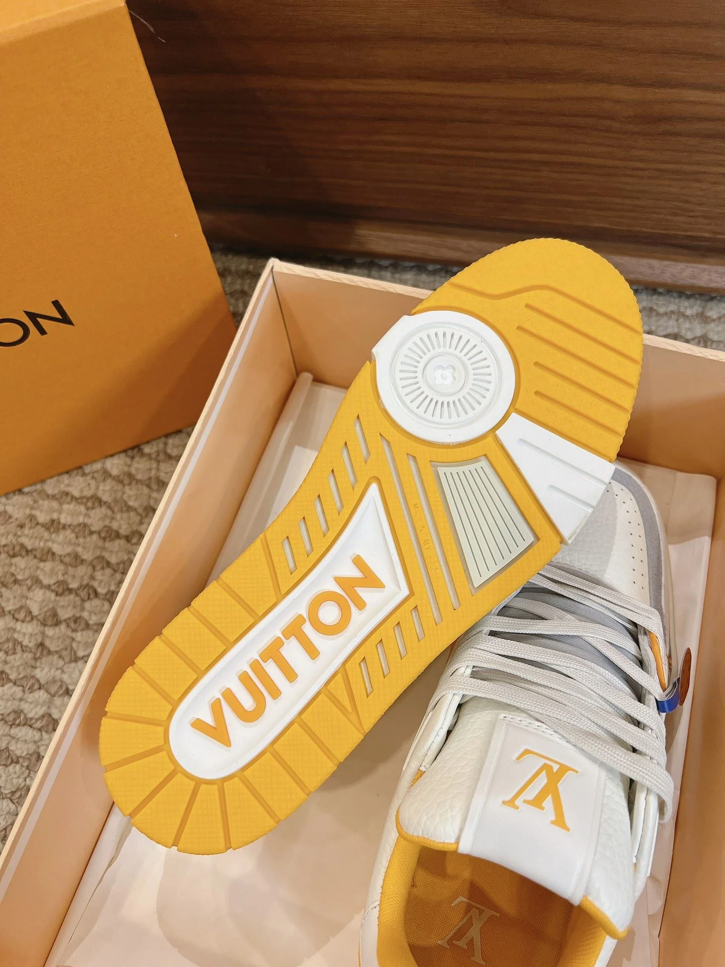 Refined Louis Vuitton Trainer Sneaker 31412