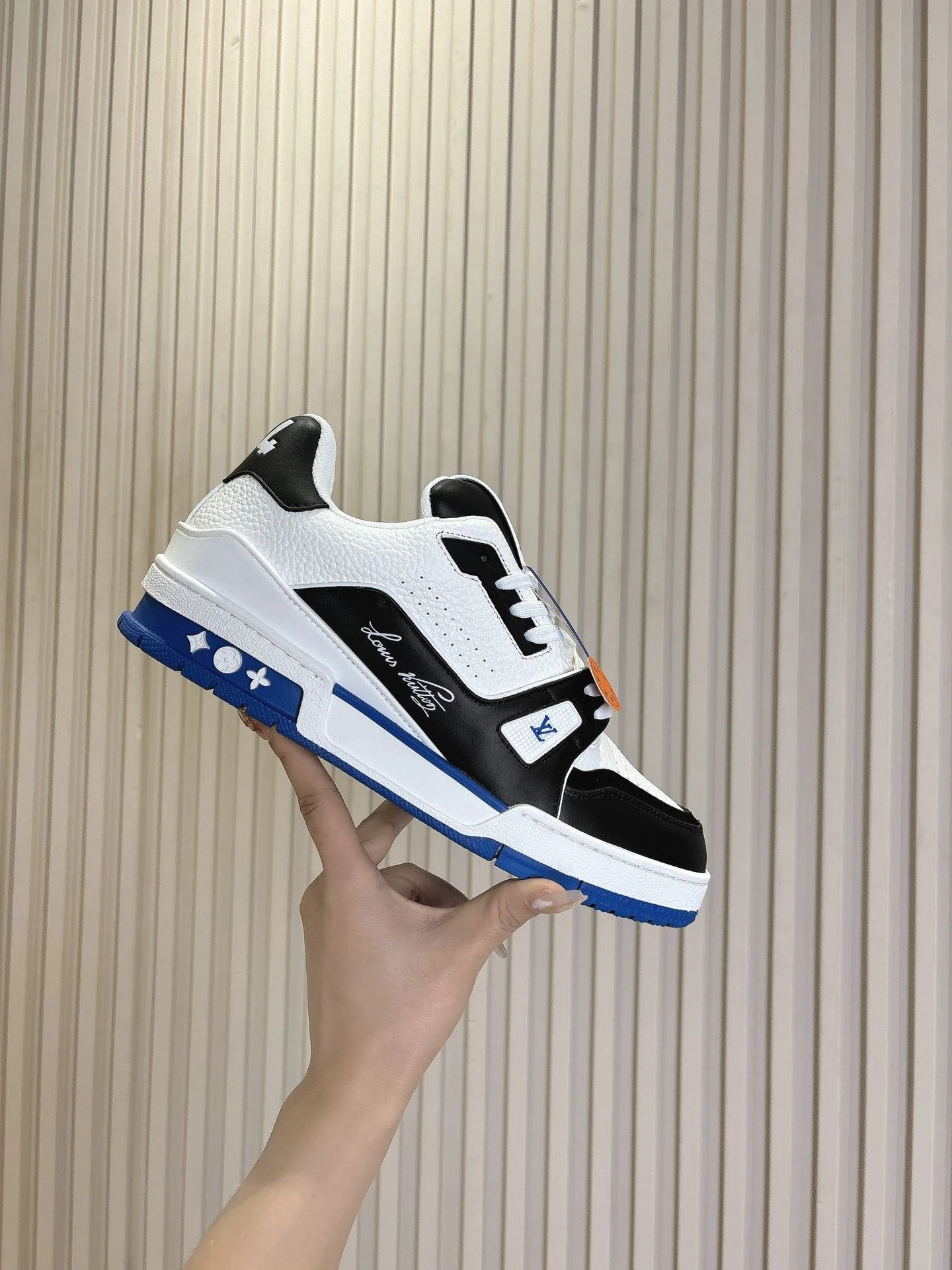Louis Vuitton Trainer Sneaker Original 31421