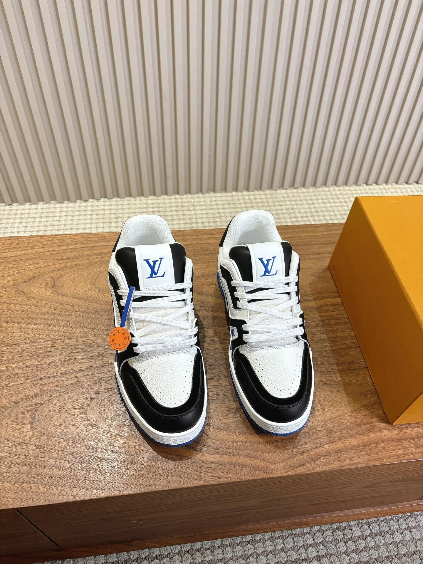 Louis Vuitton Trainer Sneaker Original 31421