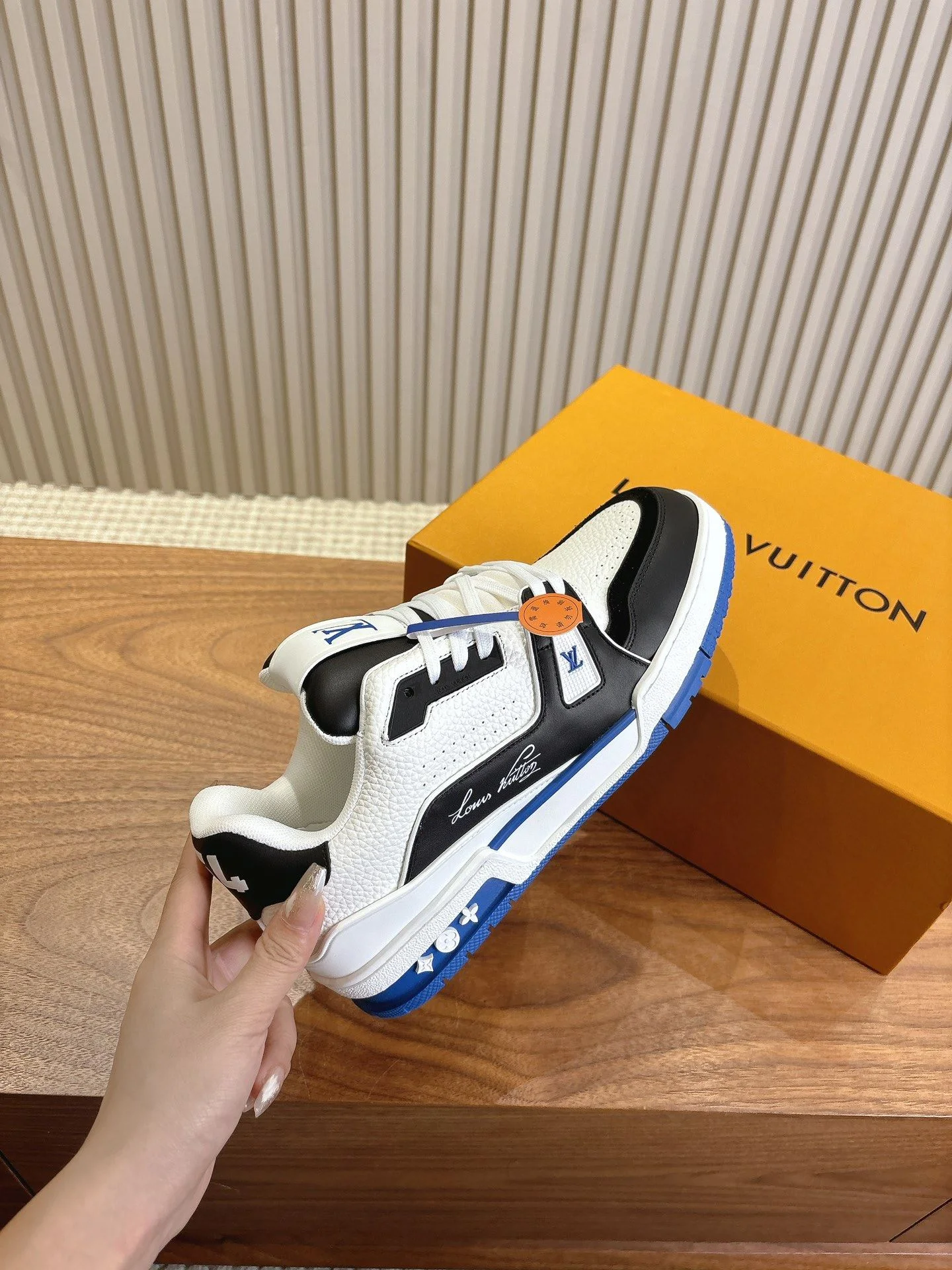 Louis Vuitton Trainer Sneaker Original 31421