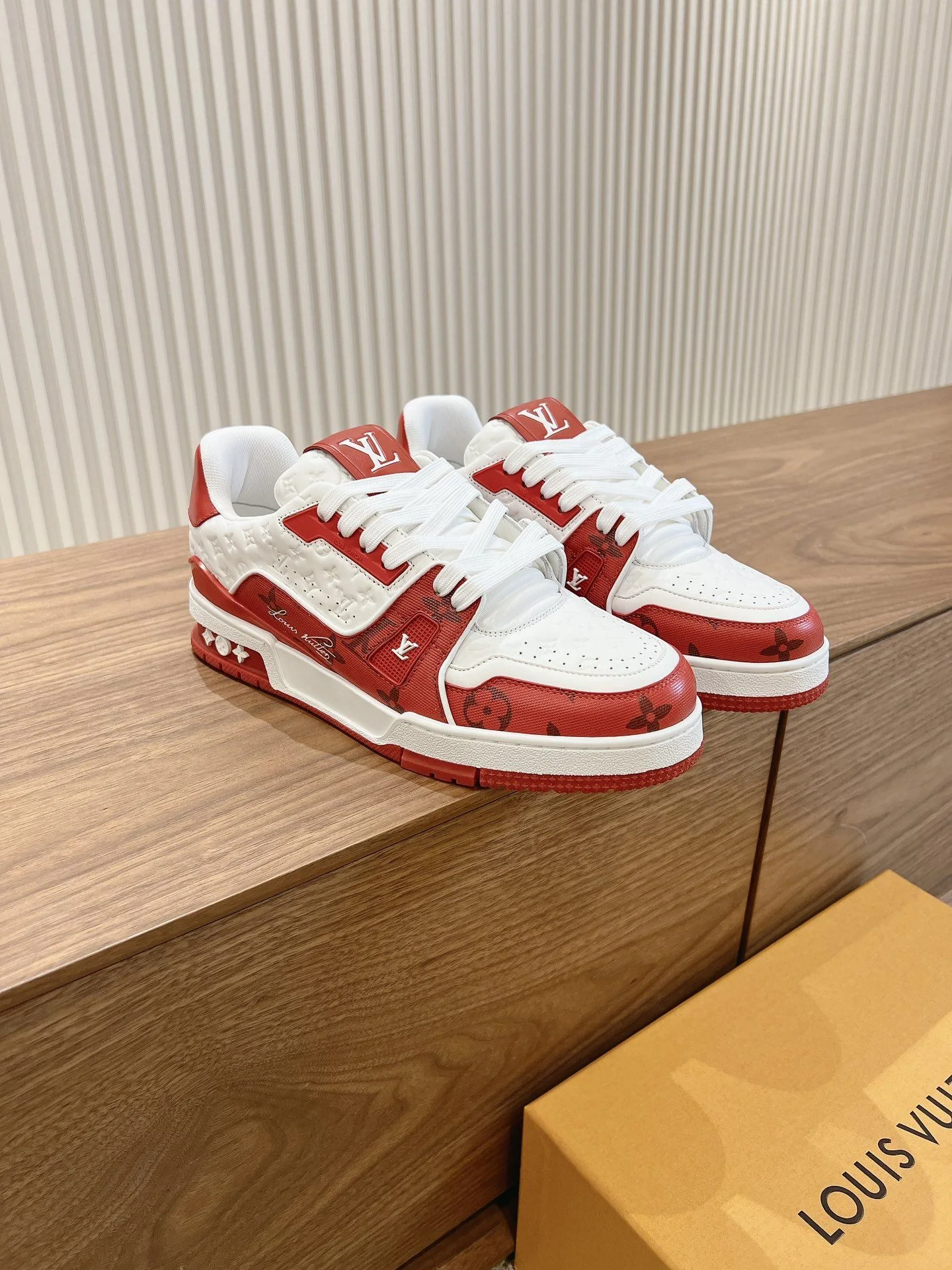 Louis Vuitton Trainer Sneaker WellDesigned 31404