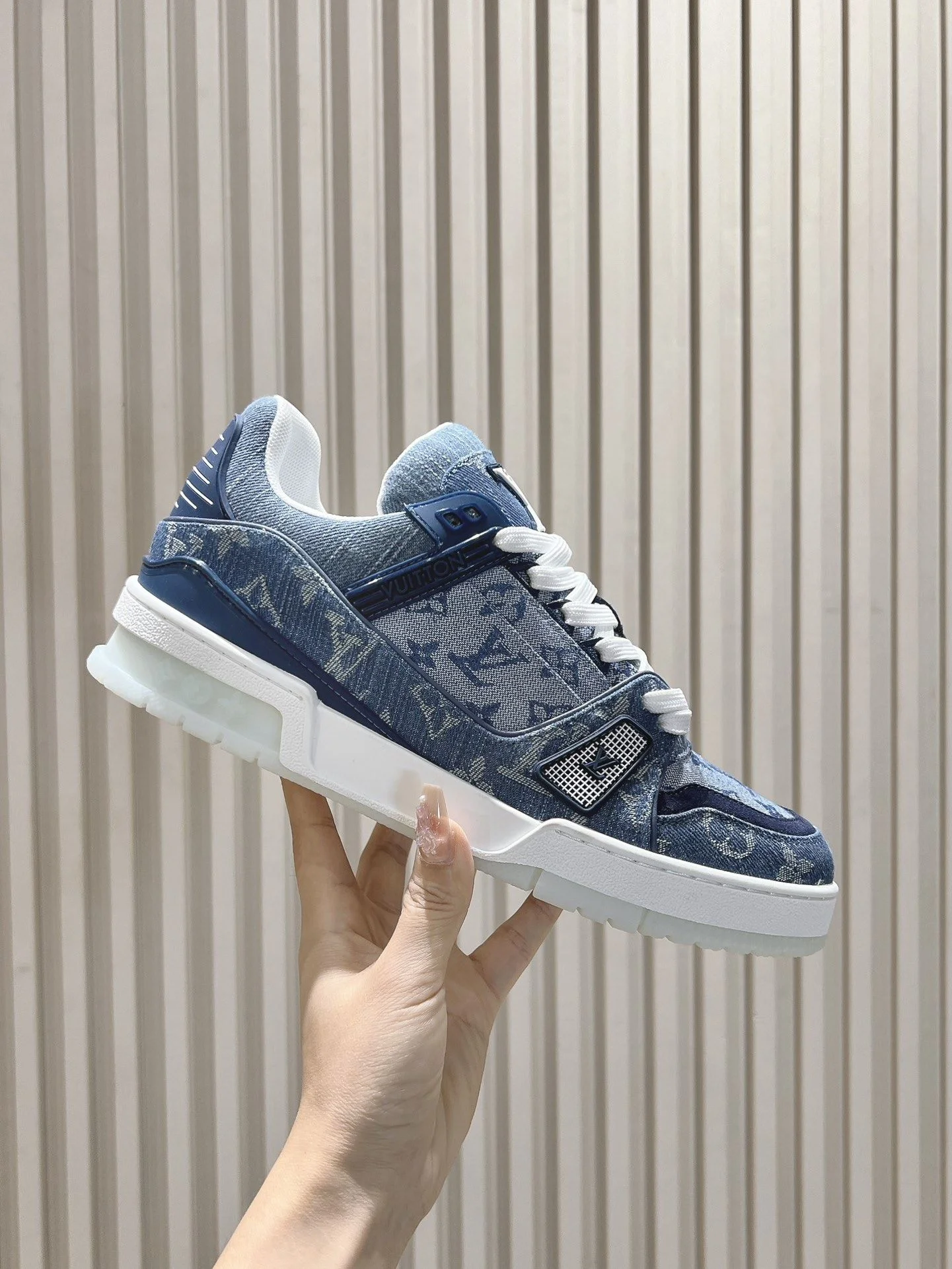Louis Vuitton Trainer Sneaker ModernLook 31409