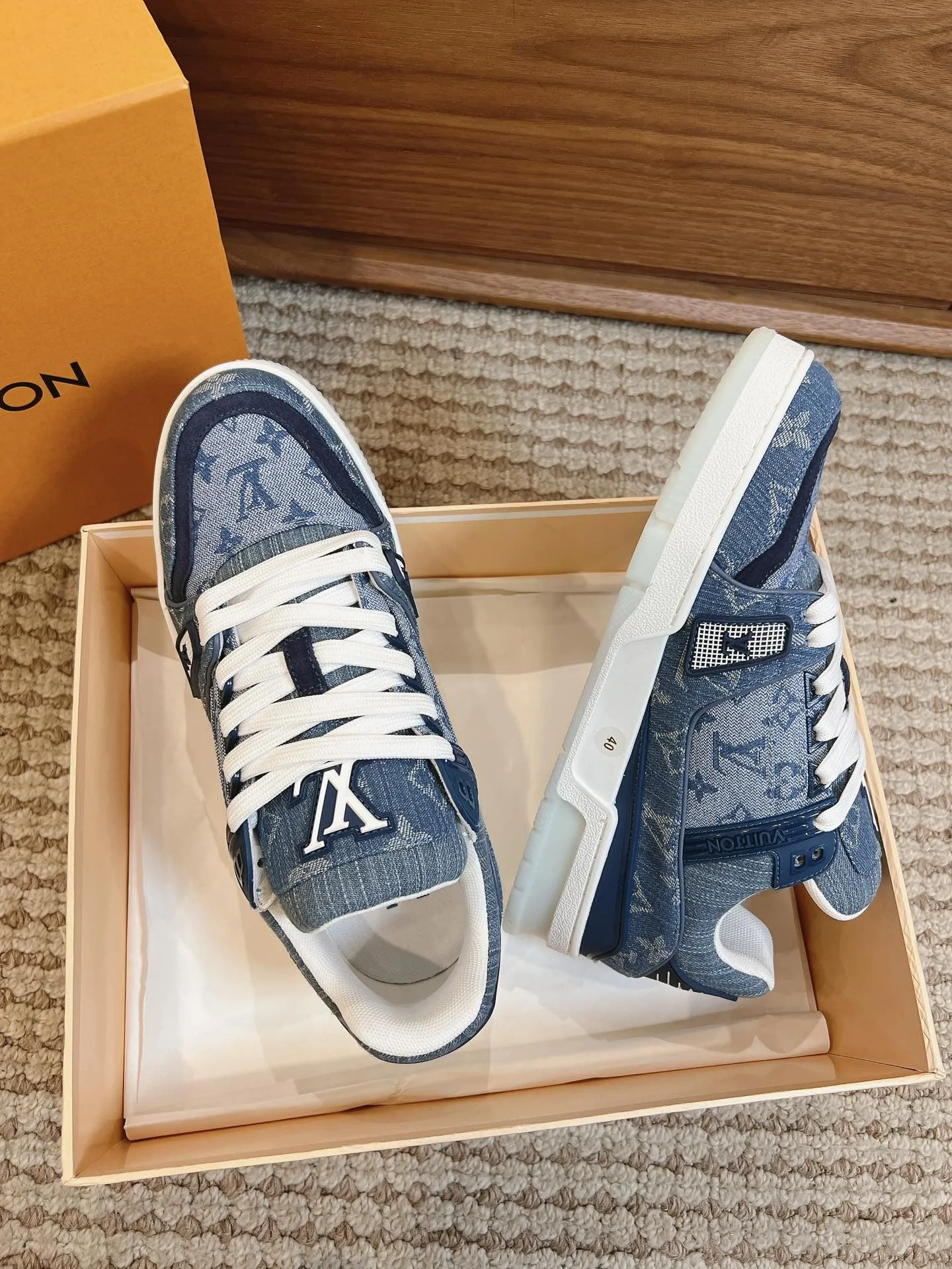 Louis Vuitton Trainer Sneaker ModernLook 31409
