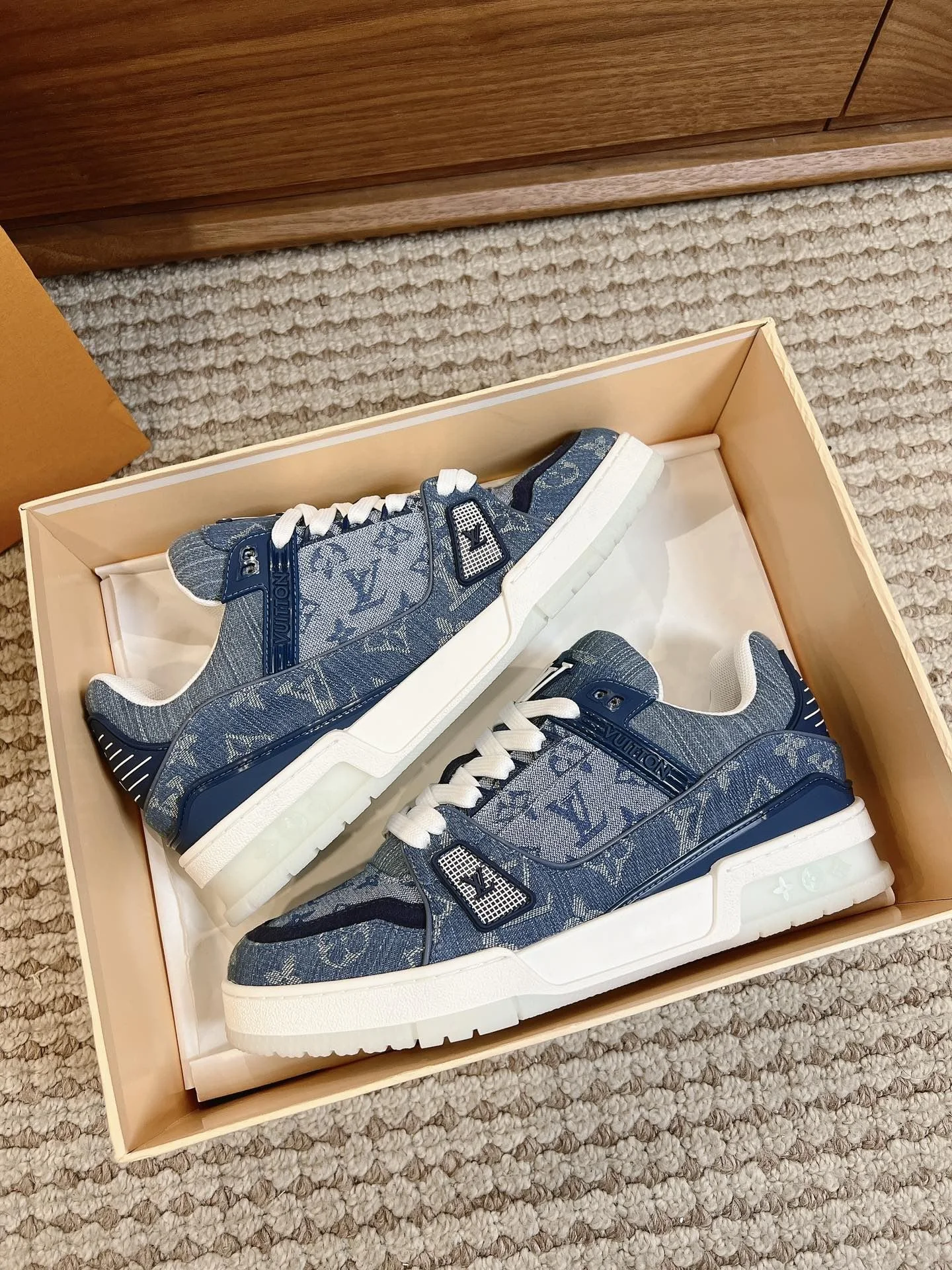 Louis Vuitton Trainer Sneaker ModernLook 31409