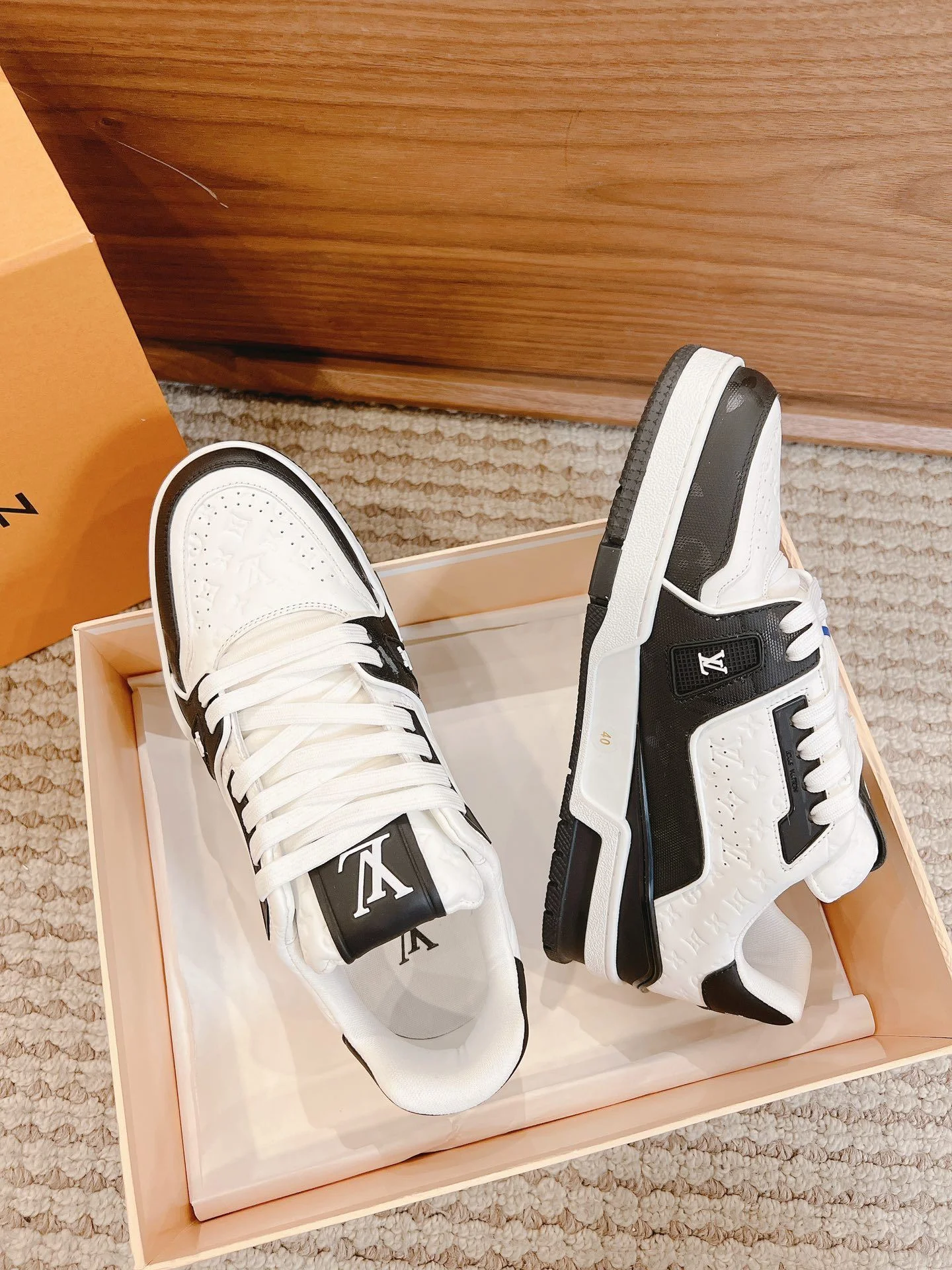 Louis Vuitton Trainer Sneaker ModernLook 31411