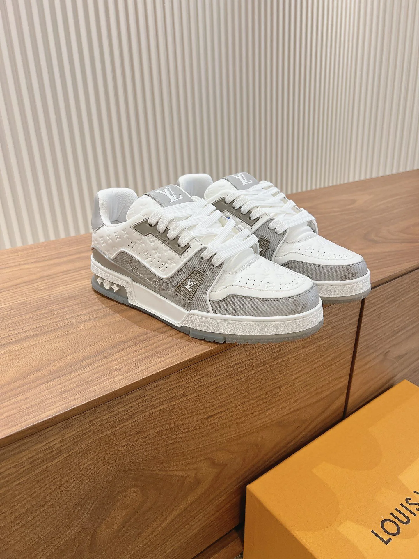 Durable Louis Vuitton Trainer Sneaker 31415