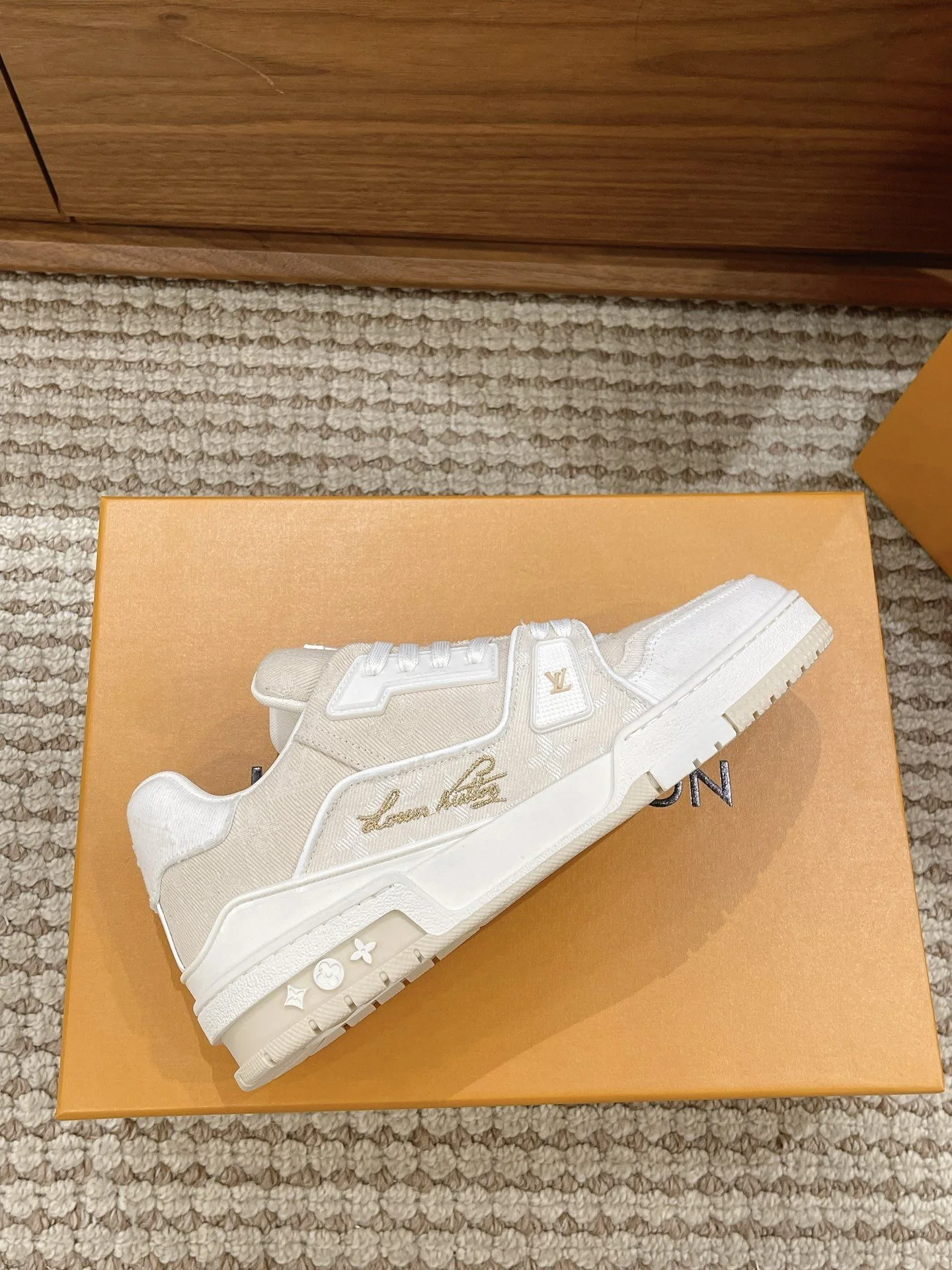 Louis Vuitton Trainer Sneaker ModernLook 31423