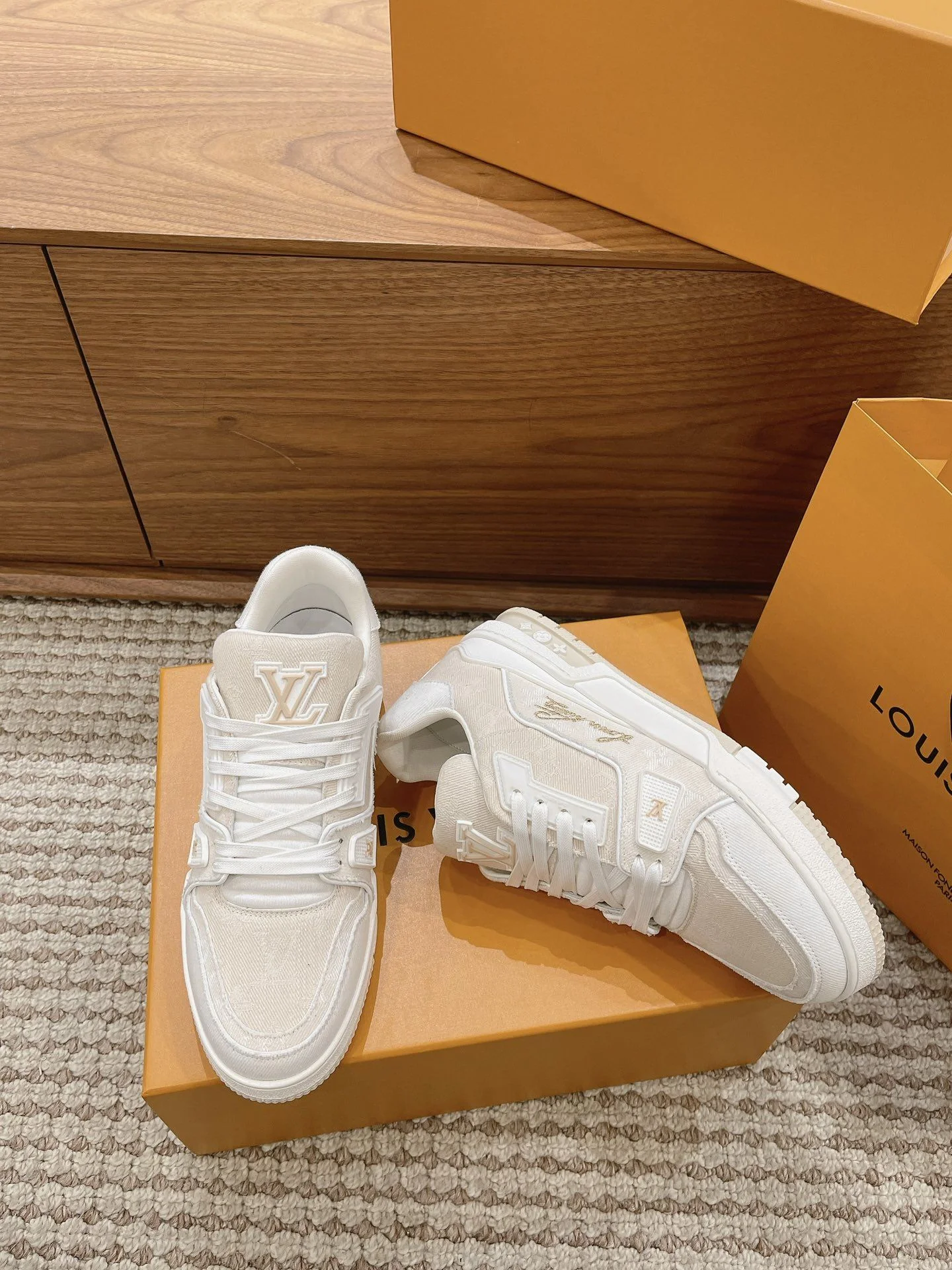 Louis Vuitton Trainer Sneaker ModernLook 31423