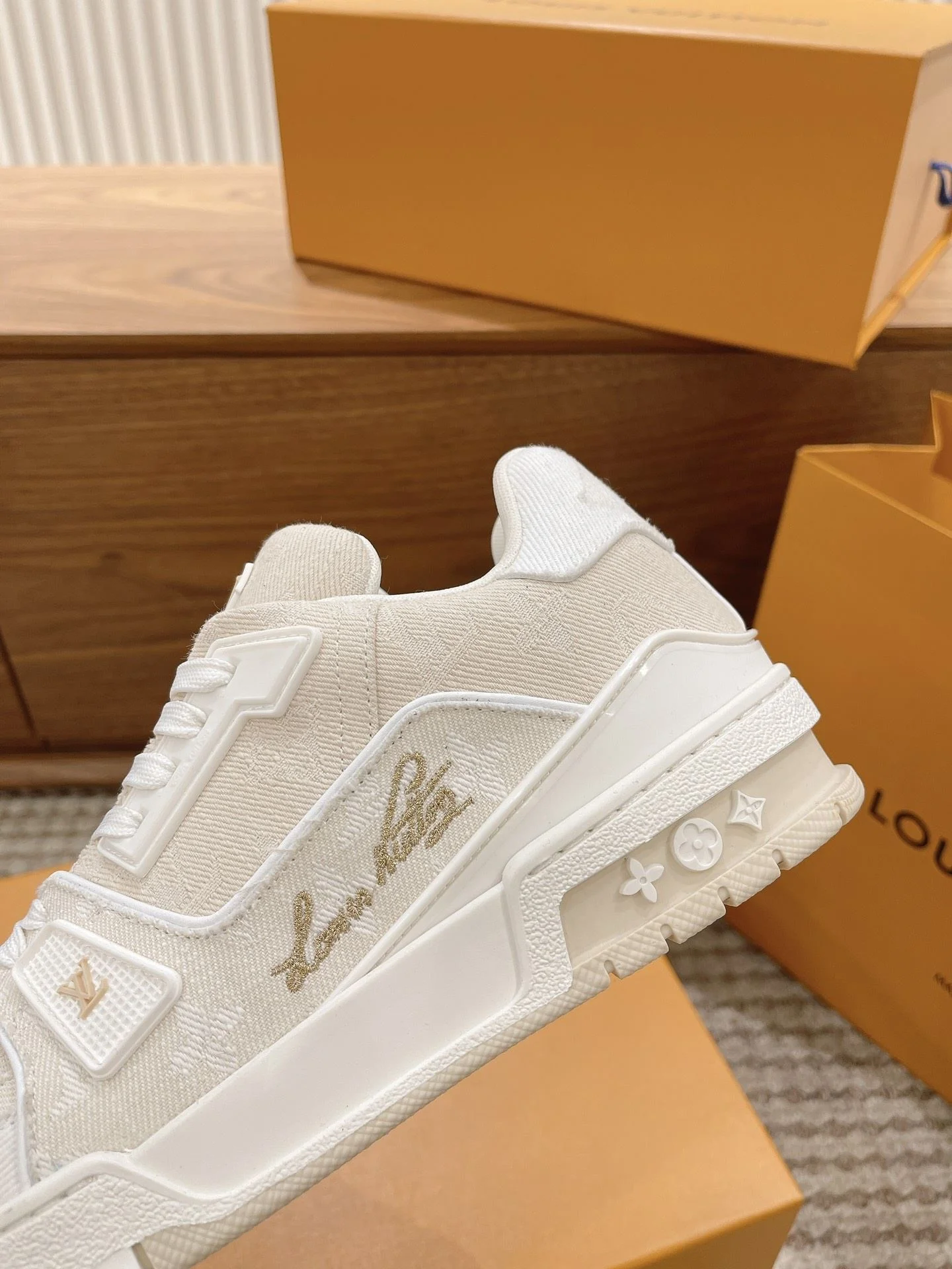 Louis Vuitton Trainer Sneaker ModernLook 31423