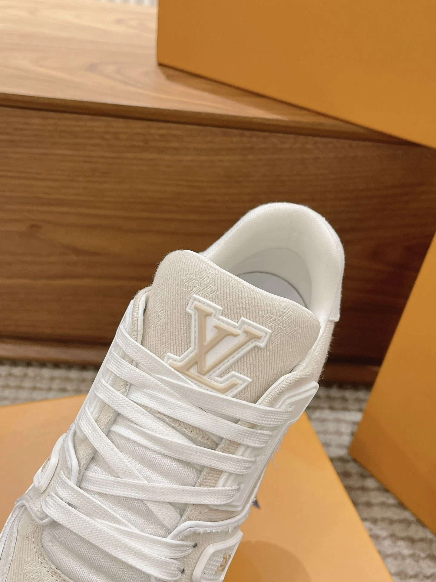 Louis Vuitton Trainer Sneaker ModernLook 31423