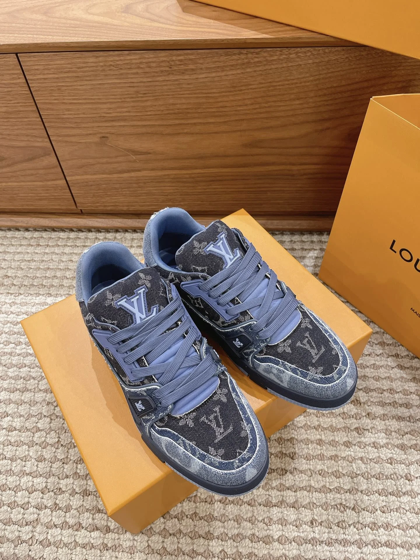 FashionForward Louis Vuitton Trainer Sneaker 31430
