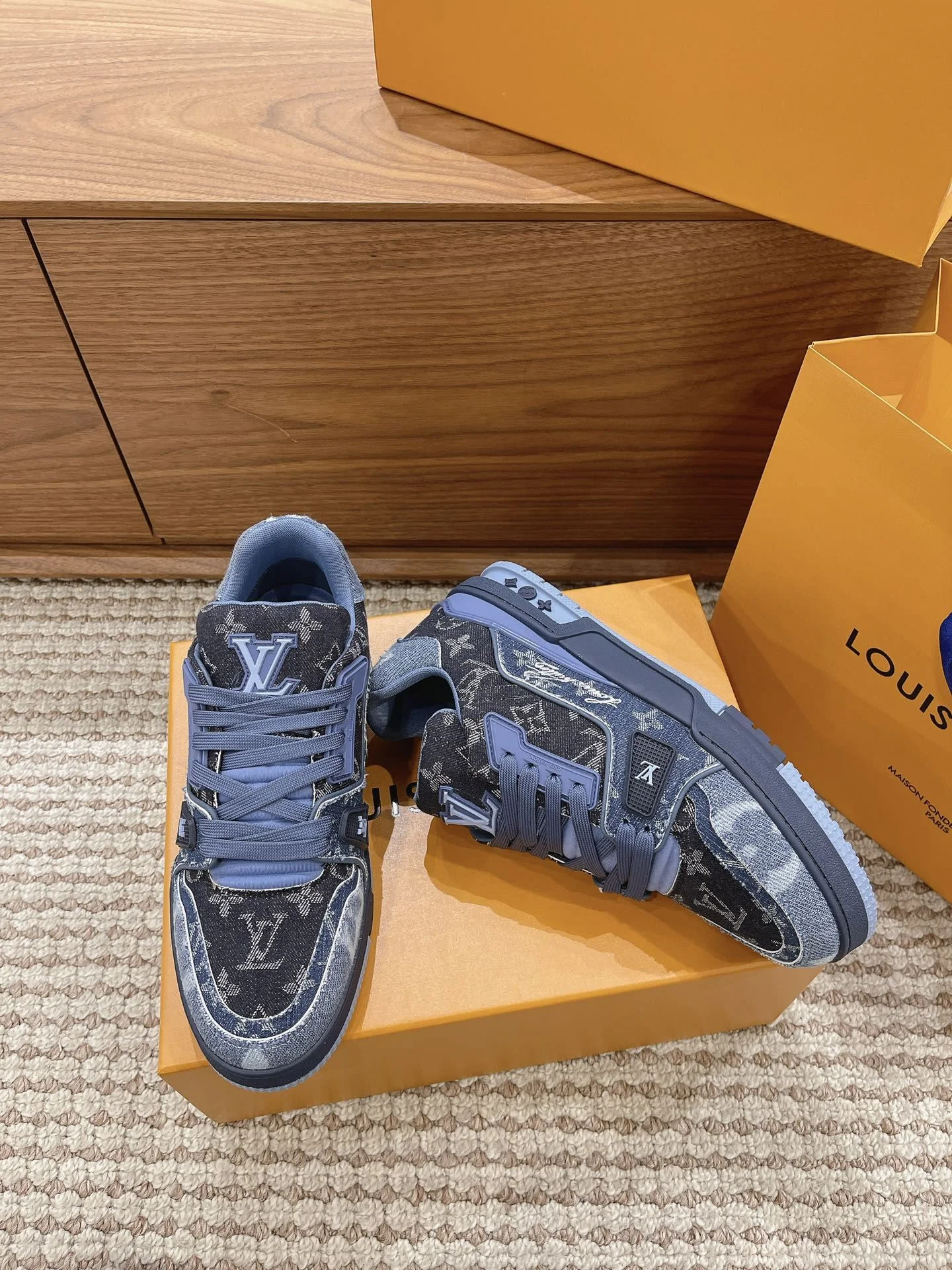 FashionForward Louis Vuitton Trainer Sneaker 31430