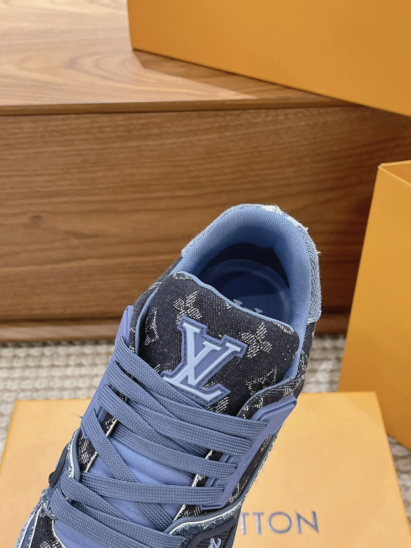 FashionForward Louis Vuitton Trainer Sneaker 31430