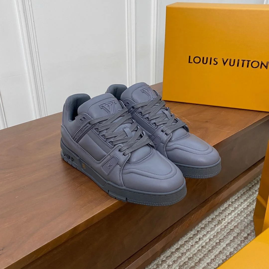 Louis Vuitton Trainer Sneaker SmoothTexture 31418