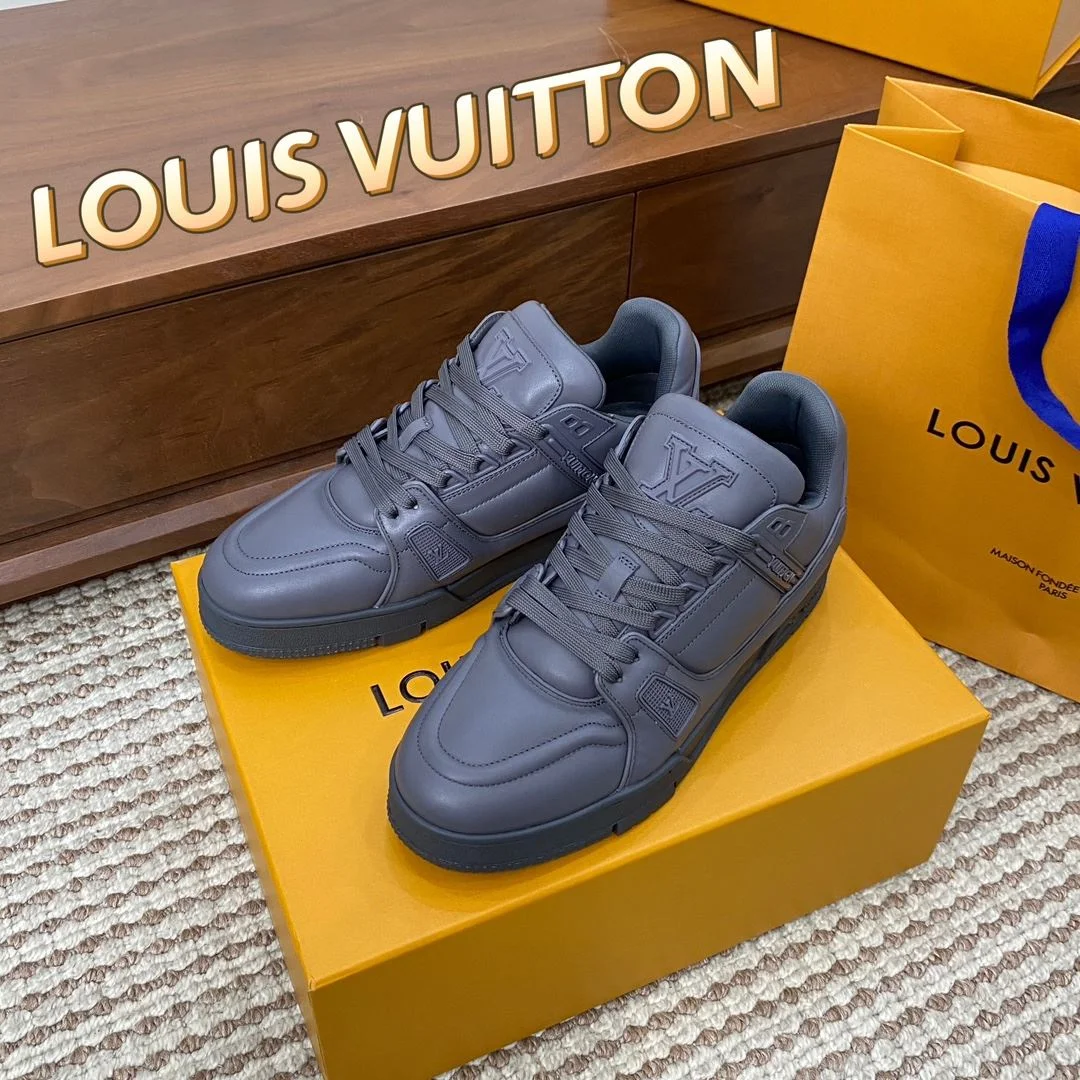 Louis Vuitton Trainer Sneaker SmoothTexture 31418