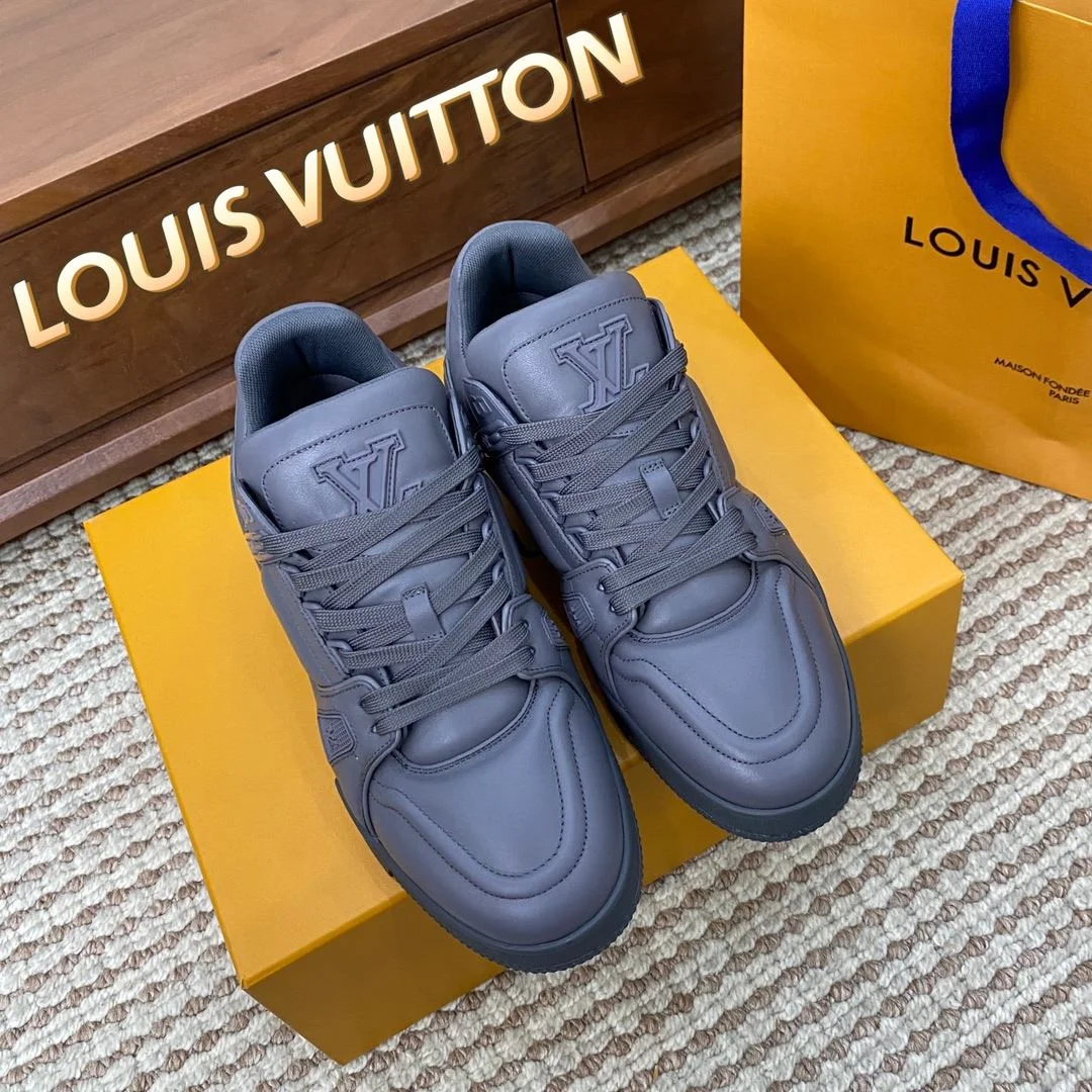 Louis Vuitton Trainer Sneaker SmoothTexture 31418