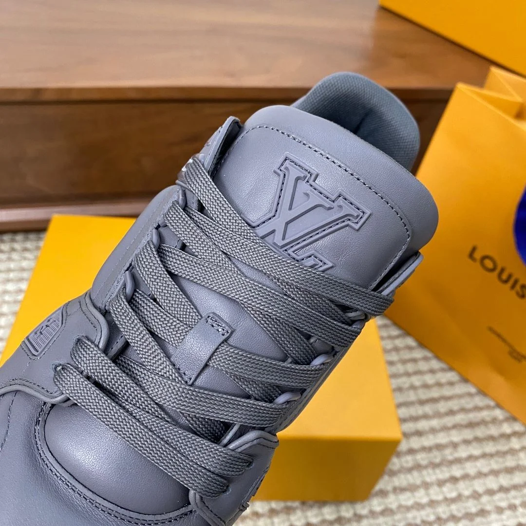 Louis Vuitton Trainer Sneaker SmoothTexture 31418