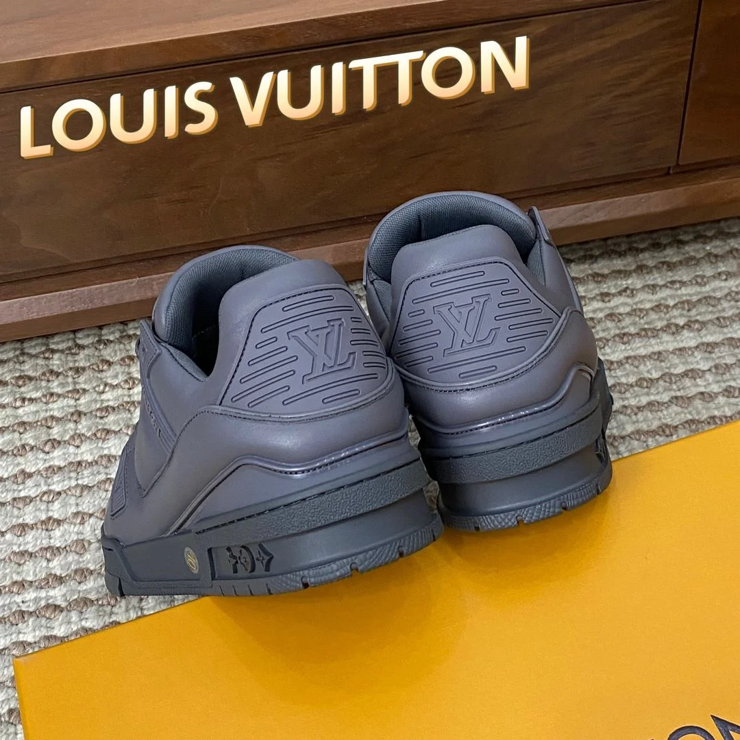 Louis Vuitton Trainer Sneaker SmoothTexture 31418