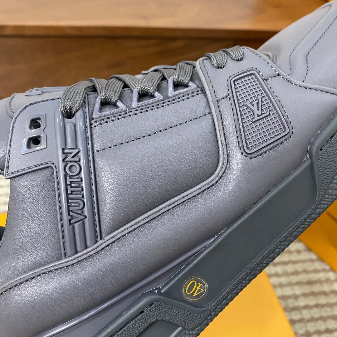 Louis Vuitton Trainer Sneaker SmoothTexture 31418