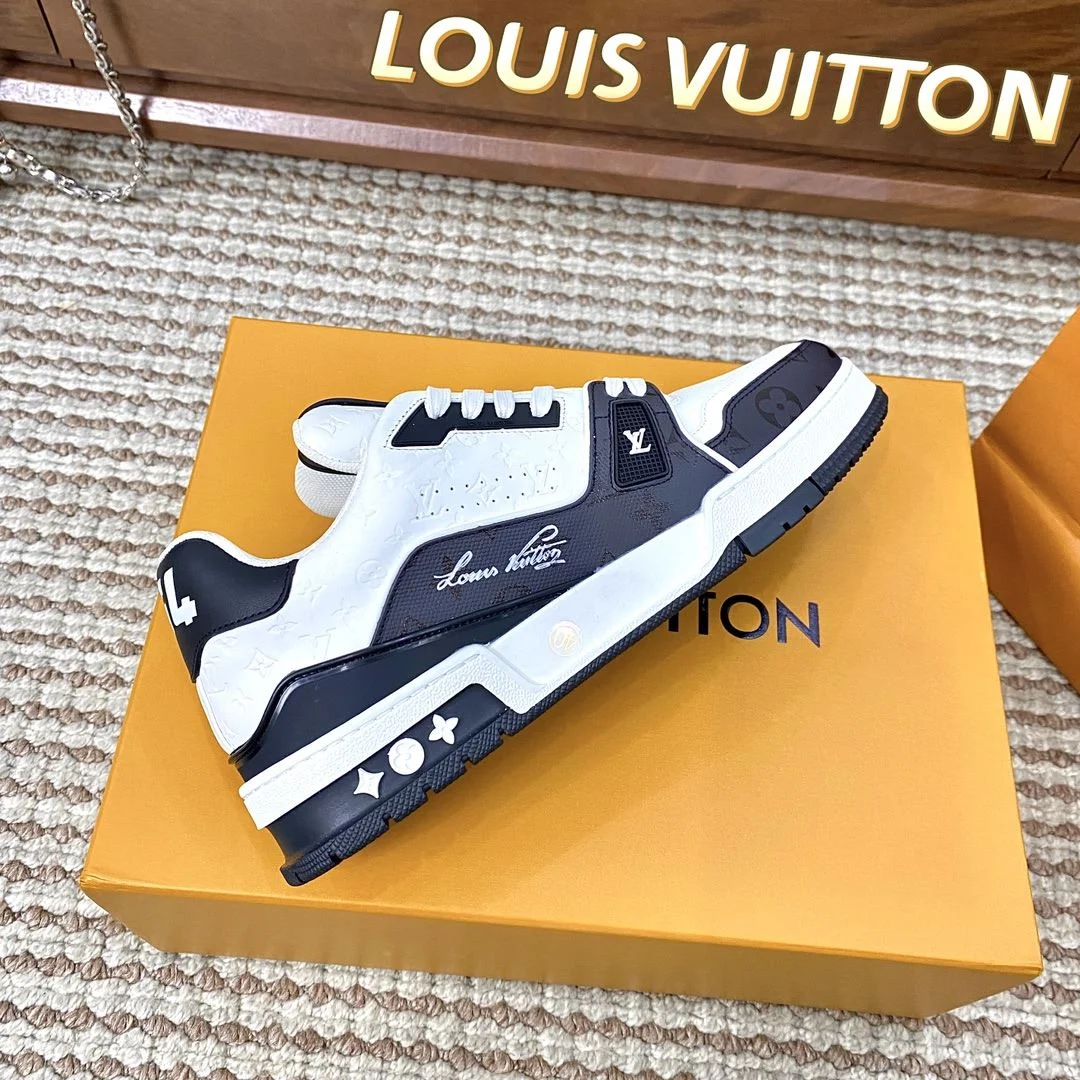OnTrend Louis Vuitton Trainer Sneaker 31408