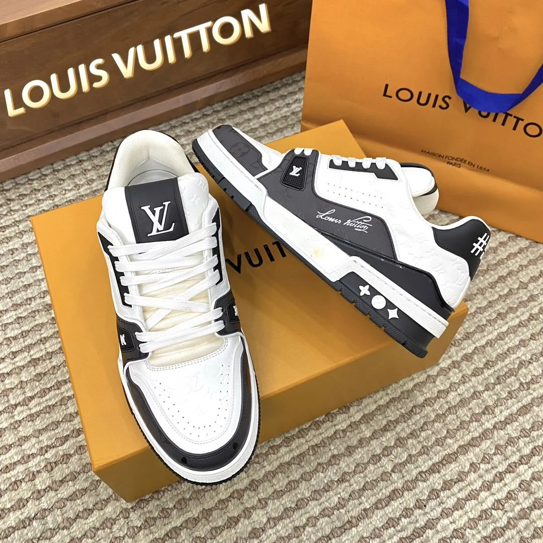 OnTrend Louis Vuitton Trainer Sneaker 31408