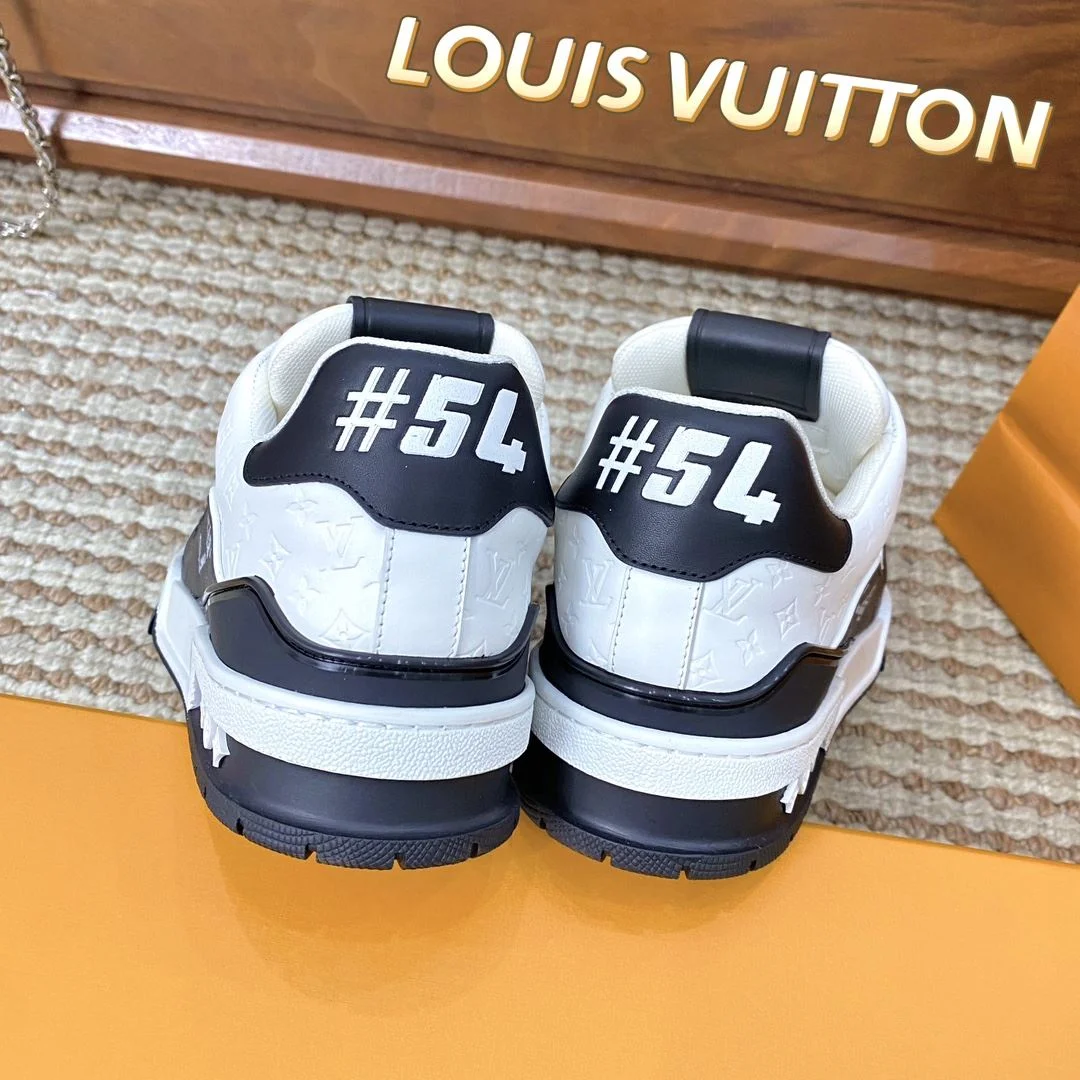 OnTrend Louis Vuitton Trainer Sneaker 31408