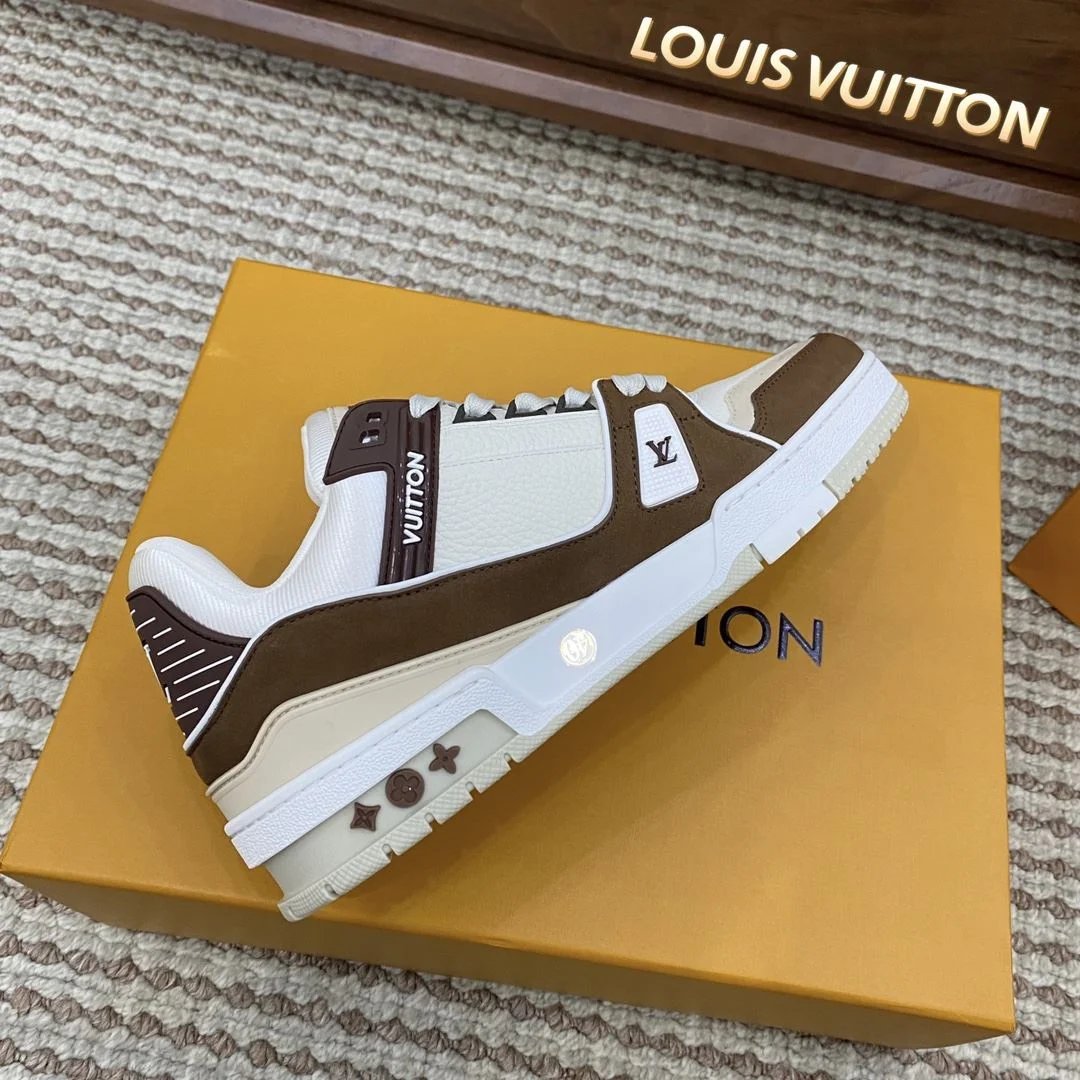 Louis Vuitton Trainer Sneaker DailyWear 31401