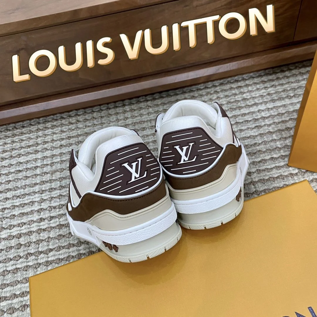 Louis Vuitton Trainer Sneaker DailyWear 31401