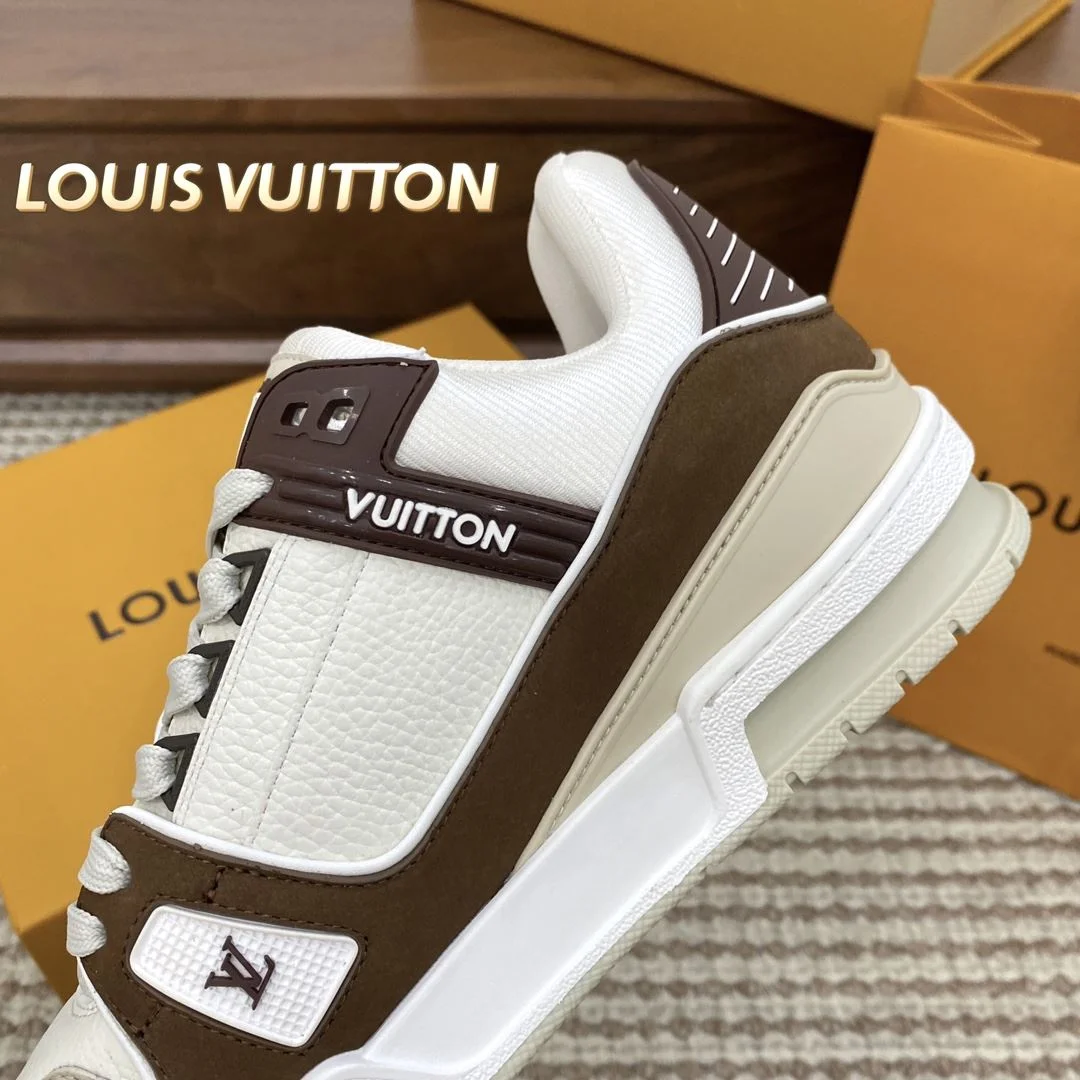 Louis Vuitton Trainer Sneaker DailyWear 31401