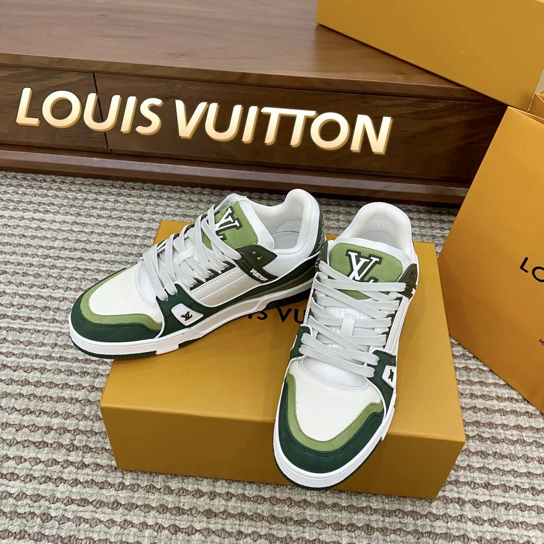 Refined Louis Vuitton Trainer Sneaker 31406