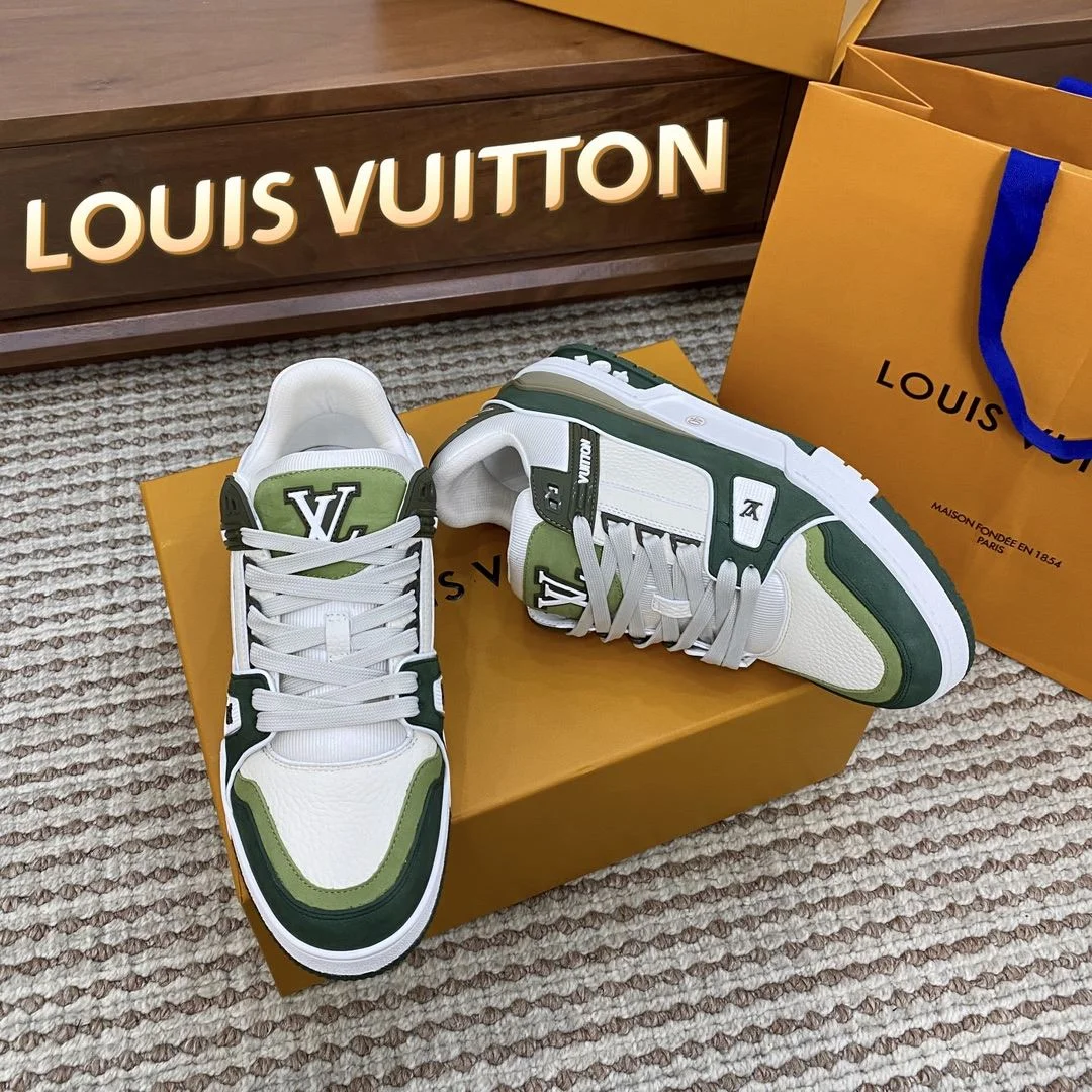 Refined Louis Vuitton Trainer Sneaker 31406