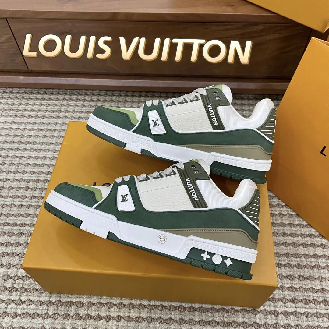 Refined Louis Vuitton Trainer Sneaker 31406