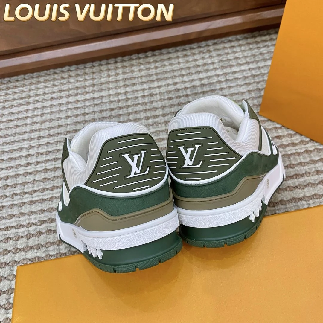 Refined Louis Vuitton Trainer Sneaker 31406